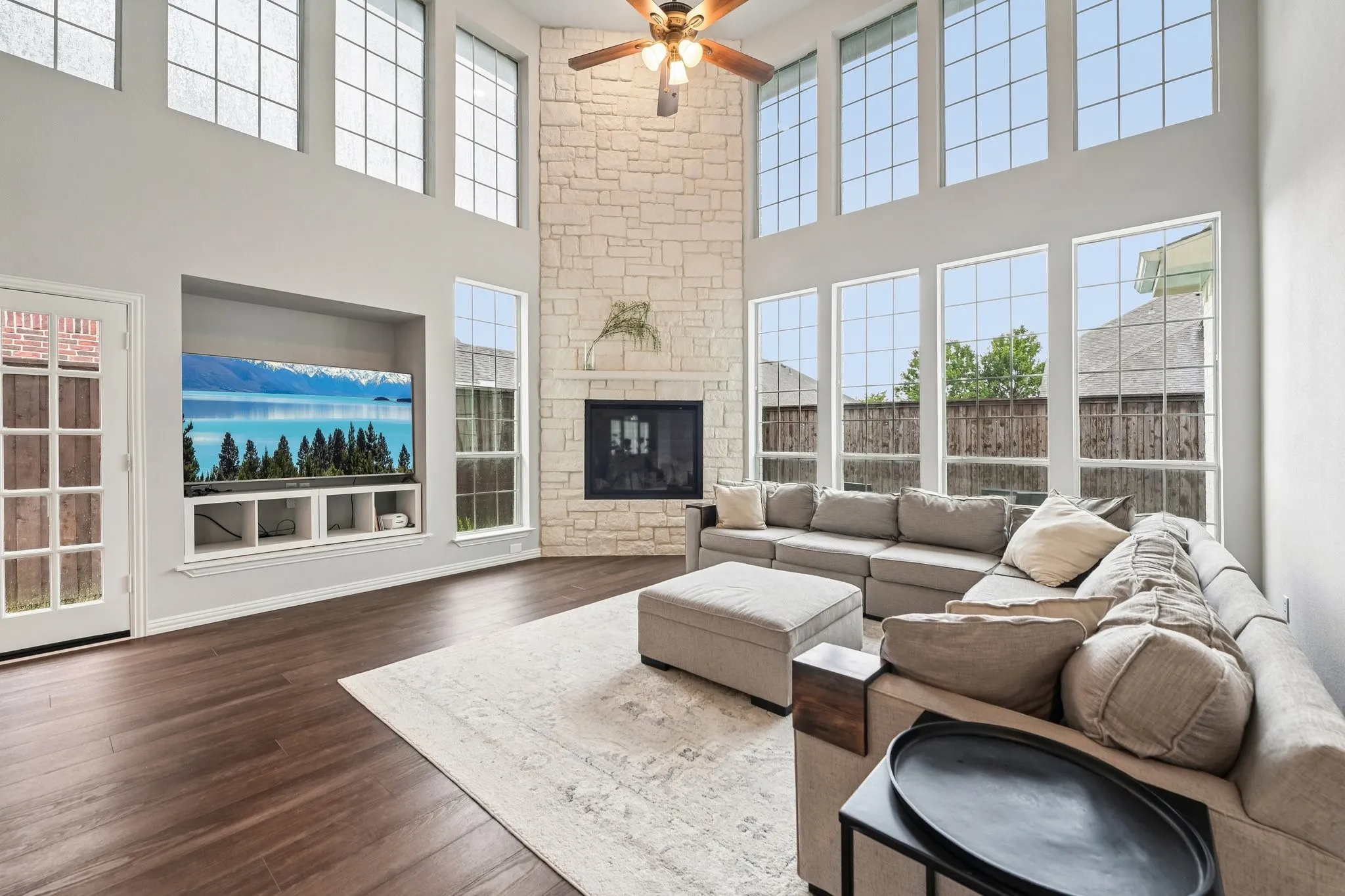 Single Family Residence For Sale in Tarrant County , 4309 Palmer Drive, Mansfield, Texas 76063, 5 Bedroom, 4 Bathroom, 2 Garage spaces, 3,763 Sqft, built in 2005, mls#21329603, Real Estate Agent in Mansfield, Homes For Sale in Tarrant county, Homes For Sale in Mansfield, Realtor in Mansfield Texas, Real Estate Brokerage Independent Realty Texas, Luminita Cordes Realtor