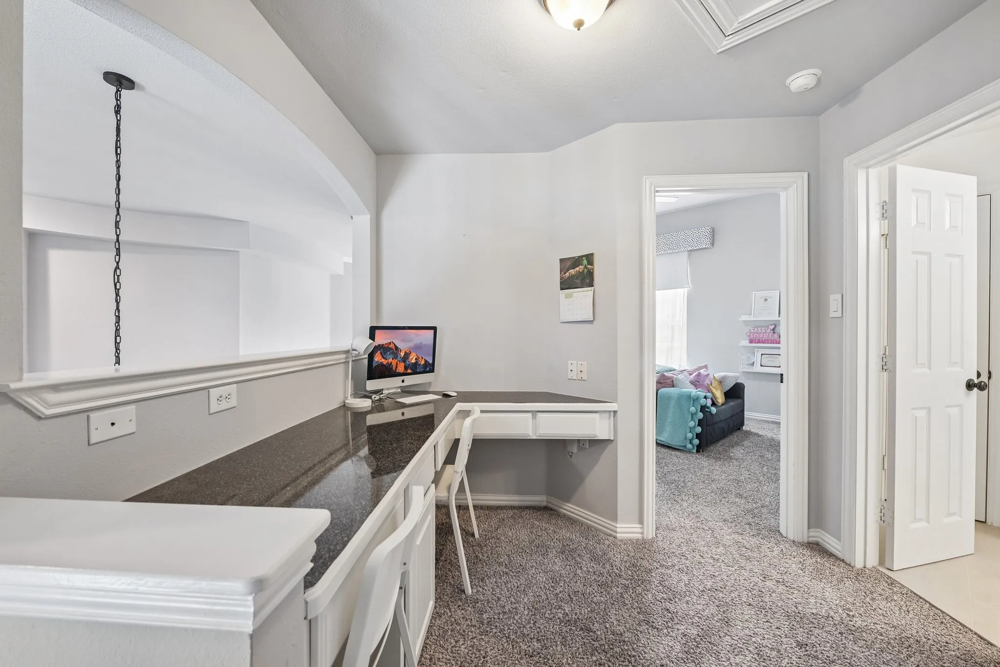 Single Family Residence For Sale in Tarrant County , 4309 Palmer Drive, Mansfield, Texas 76063, 5 Bedroom, 4 Bathroom, 2 Garage spaces, 3,763 Sqft, built in 2005, mls#21329603, Real Estate Agent in Mansfield, Homes For Sale in Tarrant county, Homes For Sale in Mansfield, Realtor in Mansfield Texas, Real Estate Brokerage Independent Realty Texas, Luminita Cordes Realtor