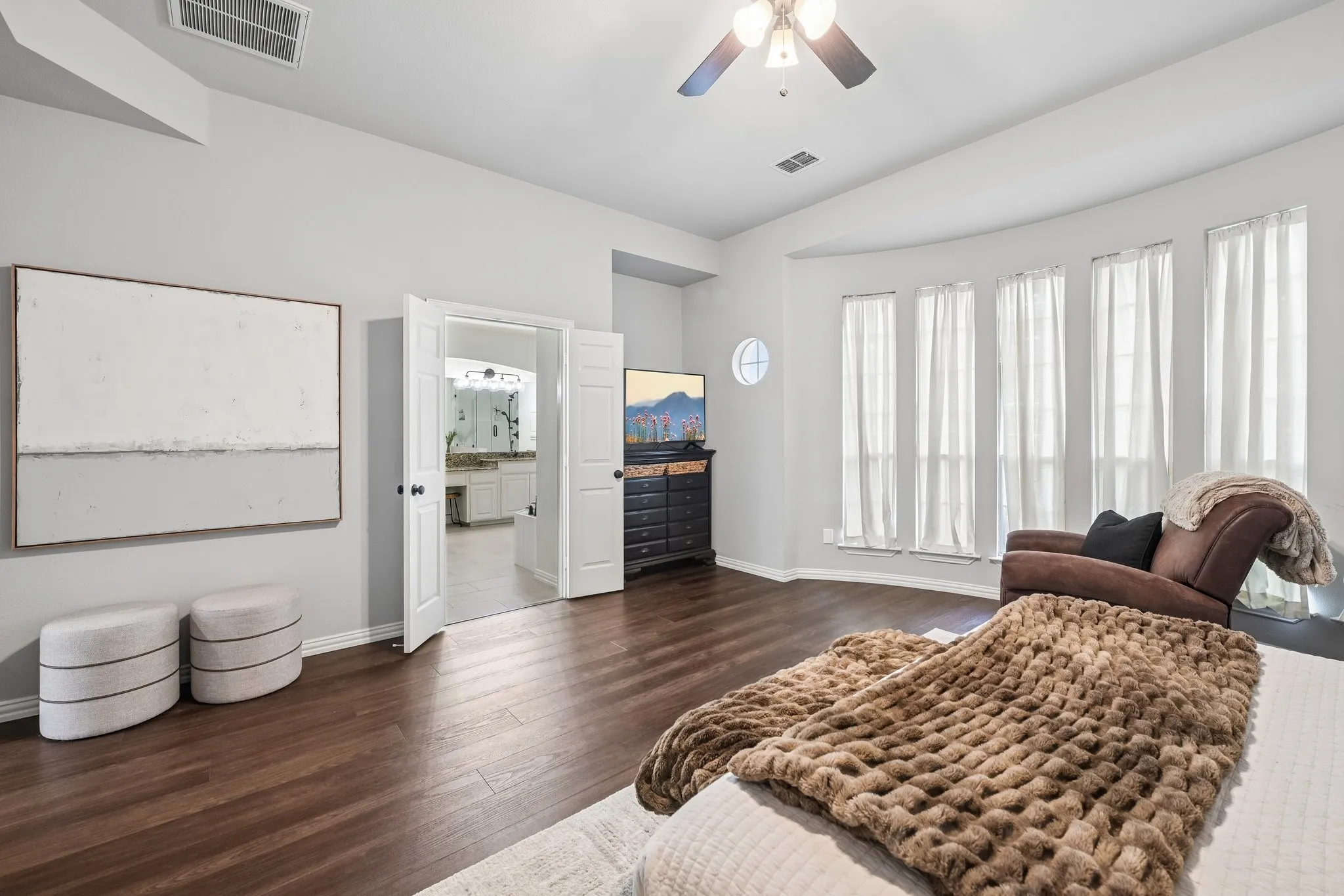 Single Family Residence For Sale in Tarrant County , 4309 Palmer Drive, Mansfield, Texas 76063, 5 Bedroom, 4 Bathroom, 2 Garage spaces, 3,763 Sqft, built in 2005, mls#21329603, Real Estate Agent in Mansfield, Homes For Sale in Tarrant county, Homes For Sale in Mansfield, Realtor in Mansfield Texas, Real Estate Brokerage Independent Realty Texas, Luminita Cordes Realtor