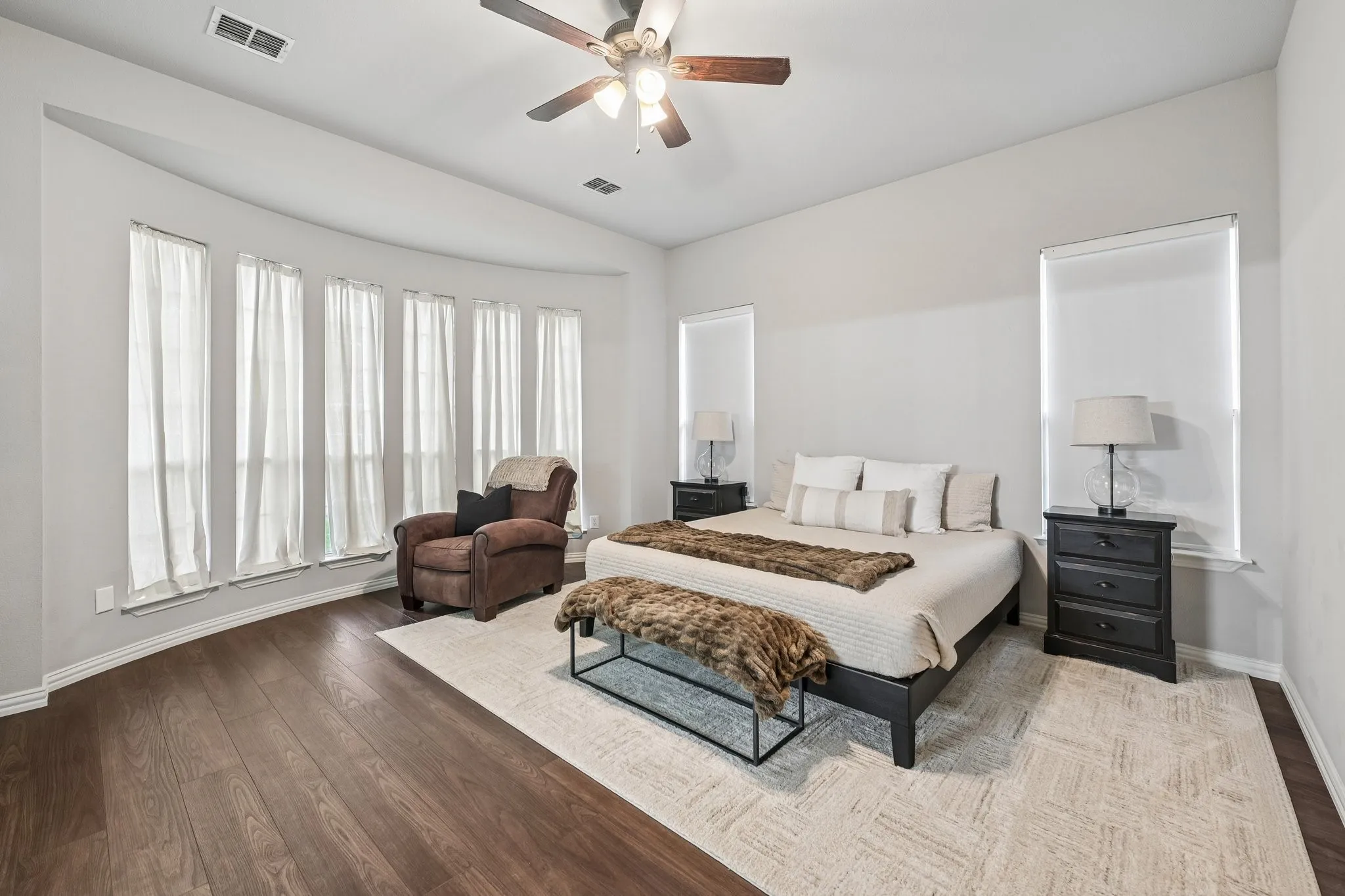 Single Family Residence For Sale in Tarrant County , 4309 Palmer Drive, Mansfield, Texas 76063, 5 Bedroom, 4 Bathroom, 2 Garage spaces, 3,763 Sqft, built in 2005, mls#21329603, Real Estate Agent in Mansfield, Homes For Sale in Tarrant county, Homes For Sale in Mansfield, Realtor in Mansfield Texas, Real Estate Brokerage Independent Realty Texas, Luminita Cordes Realtor
