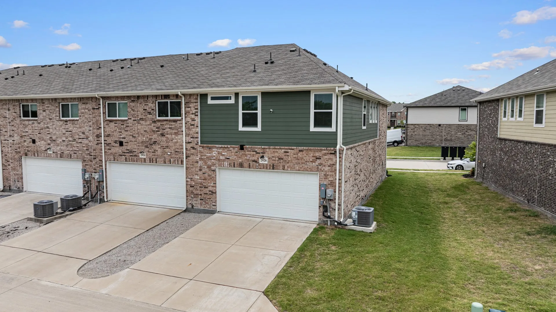 Townhouse For Sale in Dallas County , 2920 Baneberry Lane, Mesquite, Texas 75150, 3 Bedroom, 3 Bathroom, 2 Garage spaces, 1,760 Sqft, built in 2023, mls#21334971, Real Estate Agent in Mesquite, Homes For Sale in Dallas county, Homes For Sale in Mesquite, Realtor in Mesquite Texas, Real Estate Brokerage Independent Realty Texas, Luminita Cordes Realtor