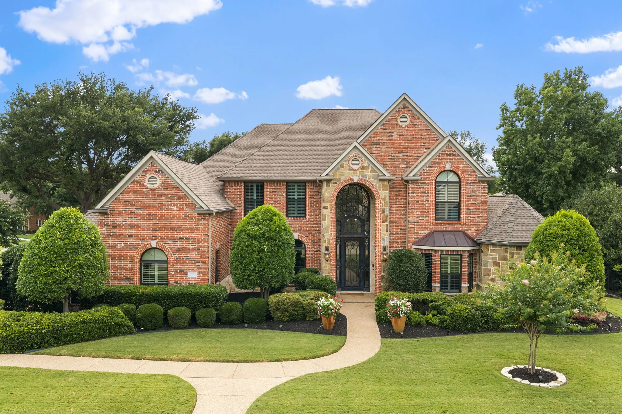 Single Family Residence For Sale in Tarrant County , 400 Indian Paintbrush Way, Southlake, Texas 76092, 5 Bedroom, 5 Bathroom, 3 Garage spaces, 5,976 Sqft, built in 1999, mls#21326094, Real Estate Agent in Southlake, Homes For Sale in Tarrant county, Homes For Sale in Southlake, Realtor in Southlake Texas, Real Estate Brokerage Independent Realty Texas, Luminita Cordes Realtor