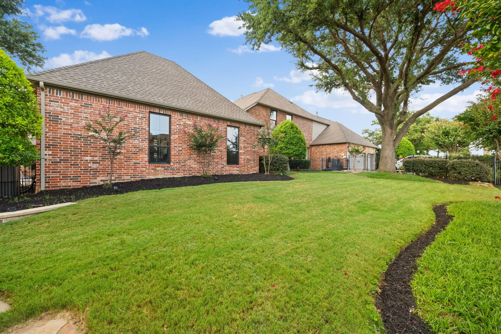 Single Family Residence For Sale in Tarrant County , 400 Indian Paintbrush Way, Southlake, Texas 76092, 5 Bedroom, 5 Bathroom, 3 Garage spaces, 5,976 Sqft, built in 1999, mls#21326094, Real Estate Agent in Southlake, Homes For Sale in Tarrant county, Homes For Sale in Southlake, Realtor in Southlake Texas, Real Estate Brokerage Independent Realty Texas, Luminita Cordes Realtor