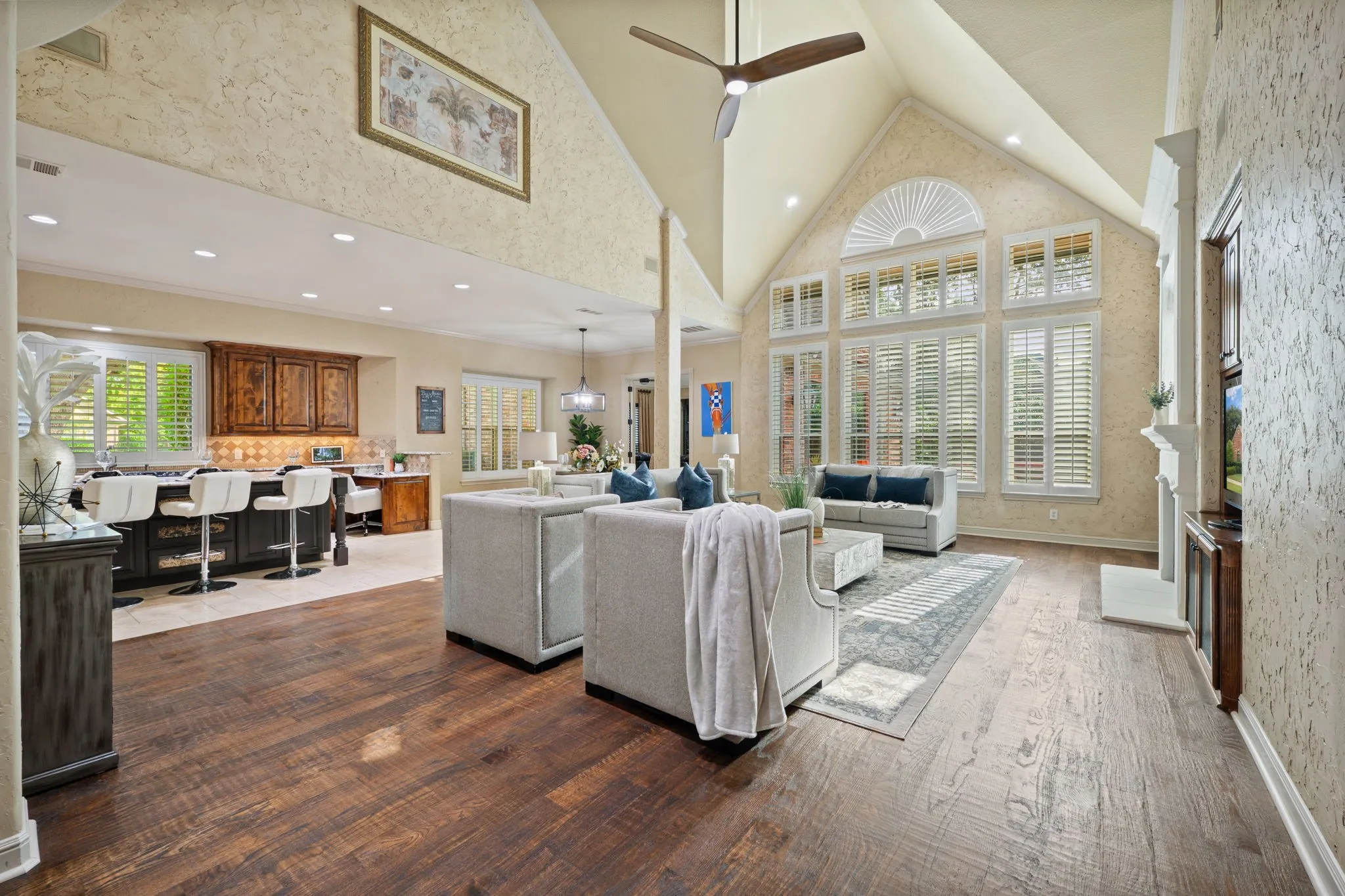 Single Family Residence For Sale in Tarrant County , 400 Indian Paintbrush Way, Southlake, Texas 76092, 5 Bedroom, 5 Bathroom, 3 Garage spaces, 5,976 Sqft, built in 1999, mls#21326094, Real Estate Agent in Southlake, Homes For Sale in Tarrant county, Homes For Sale in Southlake, Realtor in Southlake Texas, Real Estate Brokerage Independent Realty Texas, Luminita Cordes Realtor