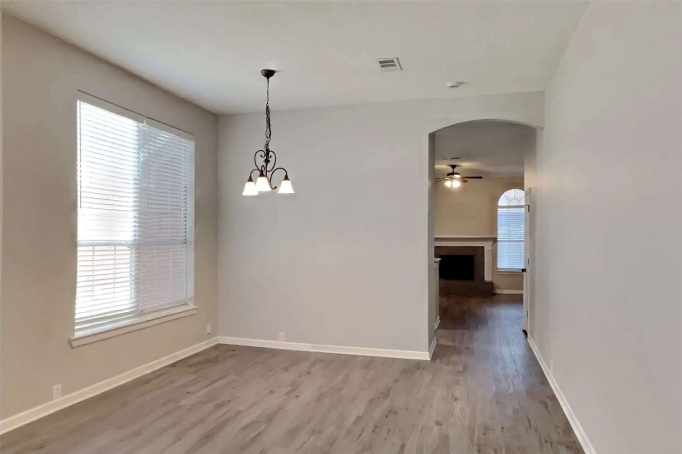 Single Family Residence For Rent in Collin County , 9817 Preston Vineyard Drive, Frisco, Texas 75035, 3 Bedroom, 2 Bathroom, 2 Garage spaces, 1,685 Sqft, built in 1992, mls#21334977, Real Estate Agent in Frisco, Homes For Rent in Collin county, Homes For Rent in Frisco, Realtor in Frisco Texas, Real Estate Brokerage Independent Realty Texas, Luminita Cordes Realtor