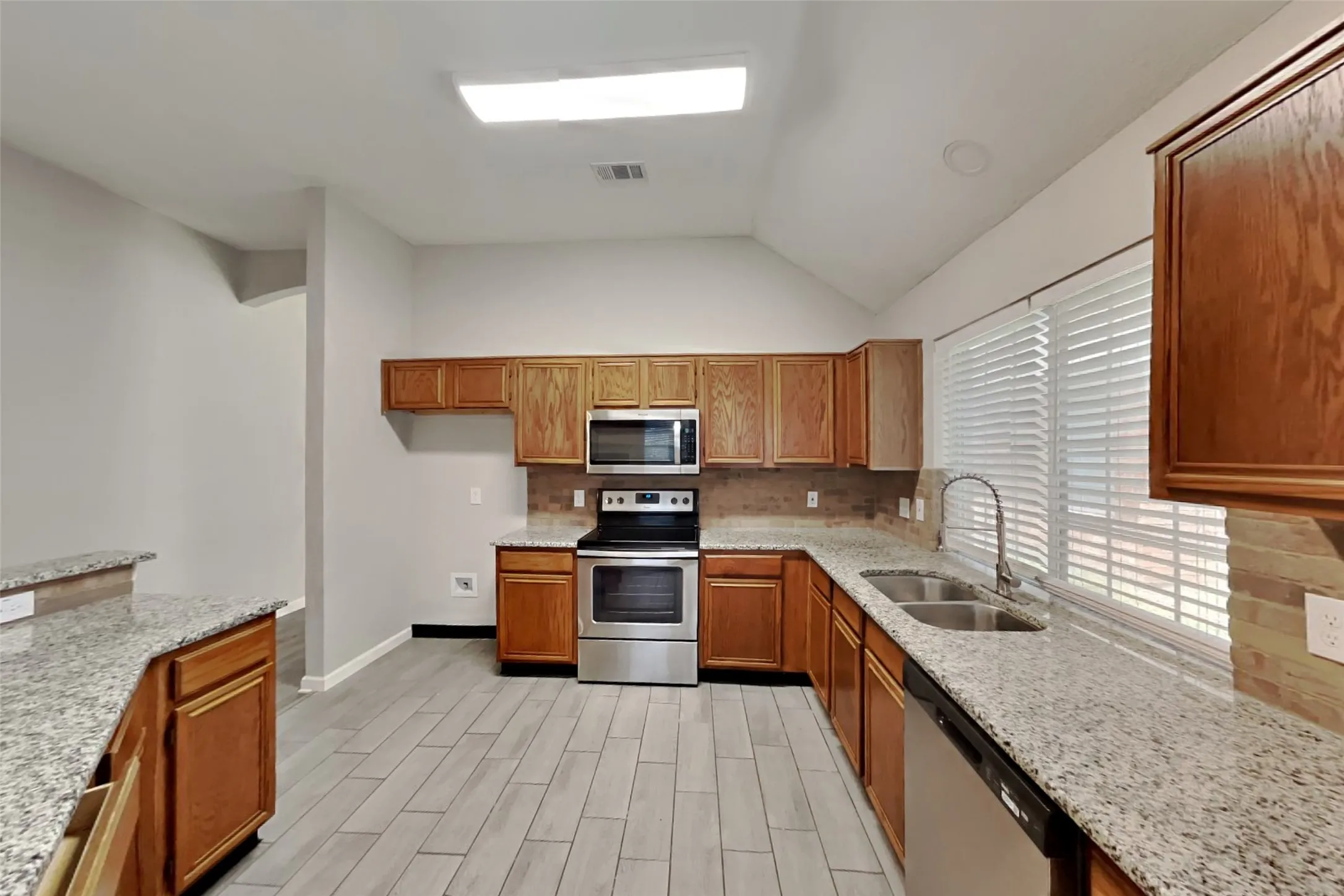 Single Family Residence For Rent in Collin County , 9817 Preston Vineyard Drive, Frisco, Texas 75035, 3 Bedroom, 2 Bathroom, 2 Garage spaces, 1,685 Sqft, built in 1992, mls#21334977, Real Estate Agent in Frisco, Homes For Rent in Collin county, Homes For Rent in Frisco, Realtor in Frisco Texas, Real Estate Brokerage Independent Realty Texas, Luminita Cordes Realtor