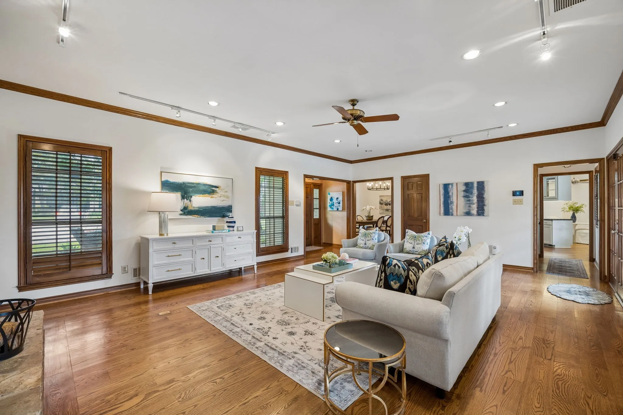 Single Family Residence For Sale in Dallas County , 9624 Greensprint Drive, Dallas, Texas 75238, 4 Bedroom, 5 Bathroom, 2 Garage spaces, 4,436 Sqft, built in 1980, mls#21332663, Real Estate Agent in Dallas, Homes For Sale in Dallas county, Homes For Sale in Dallas, Realtor in Dallas Texas, Real Estate Brokerage Independent Realty Texas, Luminita Cordes Realtor