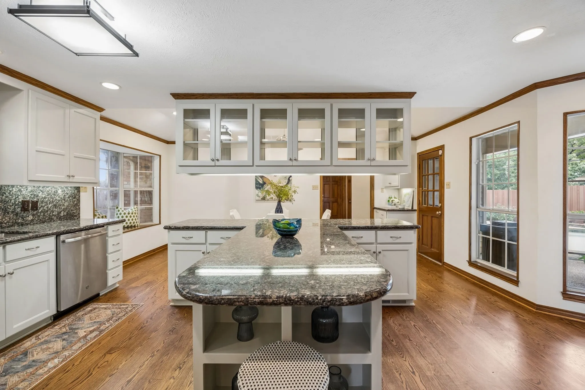 Single Family Residence For Sale in Dallas County , 9624 Greensprint Drive, Dallas, Texas 75238, 4 Bedroom, 5 Bathroom, 2 Garage spaces, 4,436 Sqft, built in 1980, mls#21332663, Real Estate Agent in Dallas, Homes For Sale in Dallas county, Homes For Sale in Dallas, Realtor in Dallas Texas, Real Estate Brokerage Independent Realty Texas, Luminita Cordes Realtor