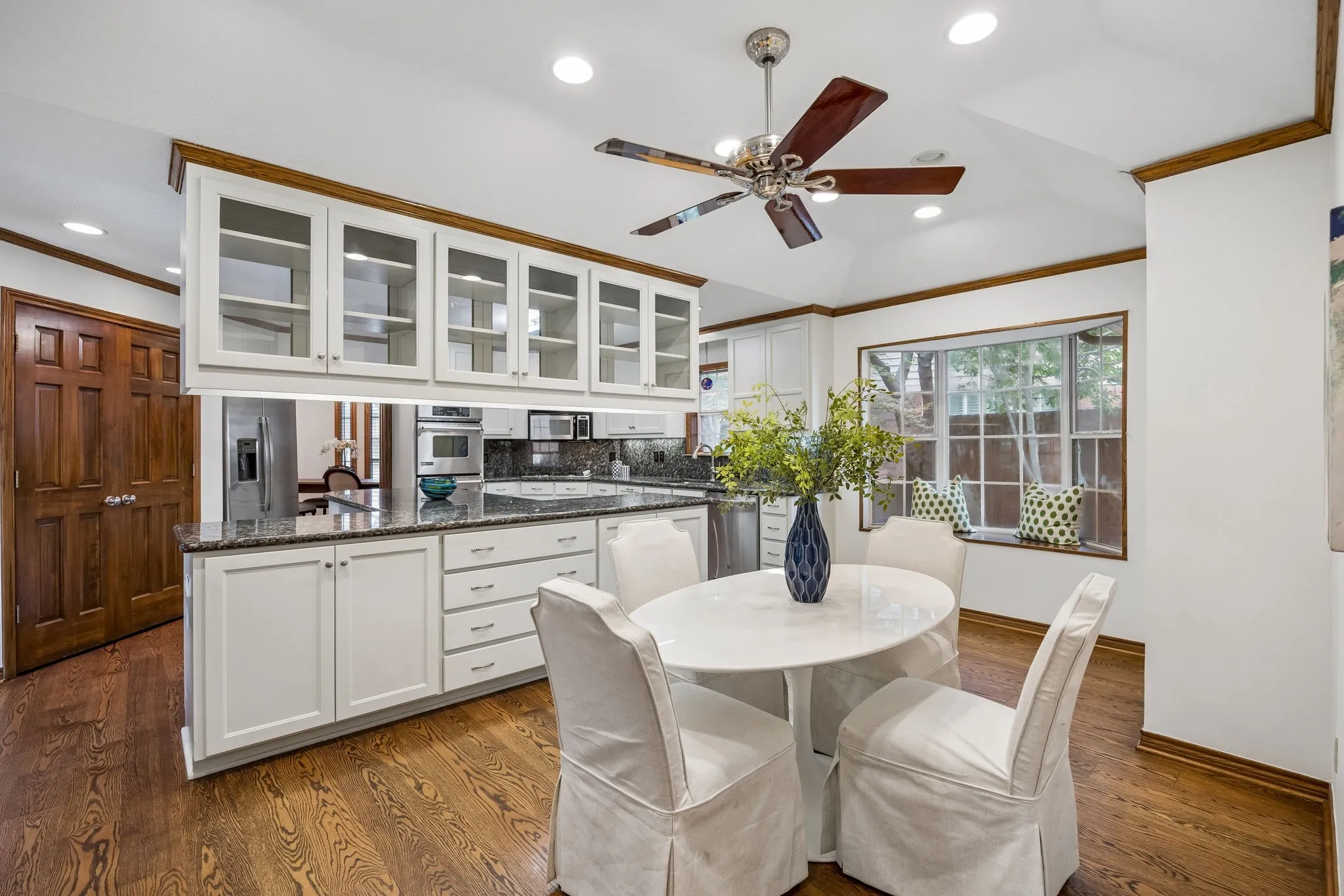 Single Family Residence For Sale in Dallas County , 9624 Greensprint Drive, Dallas, Texas 75238, 4 Bedroom, 5 Bathroom, 2 Garage spaces, 4,436 Sqft, built in 1980, mls#21332663, Real Estate Agent in Dallas, Homes For Sale in Dallas county, Homes For Sale in Dallas, Realtor in Dallas Texas, Real Estate Brokerage Independent Realty Texas, Luminita Cordes Realtor