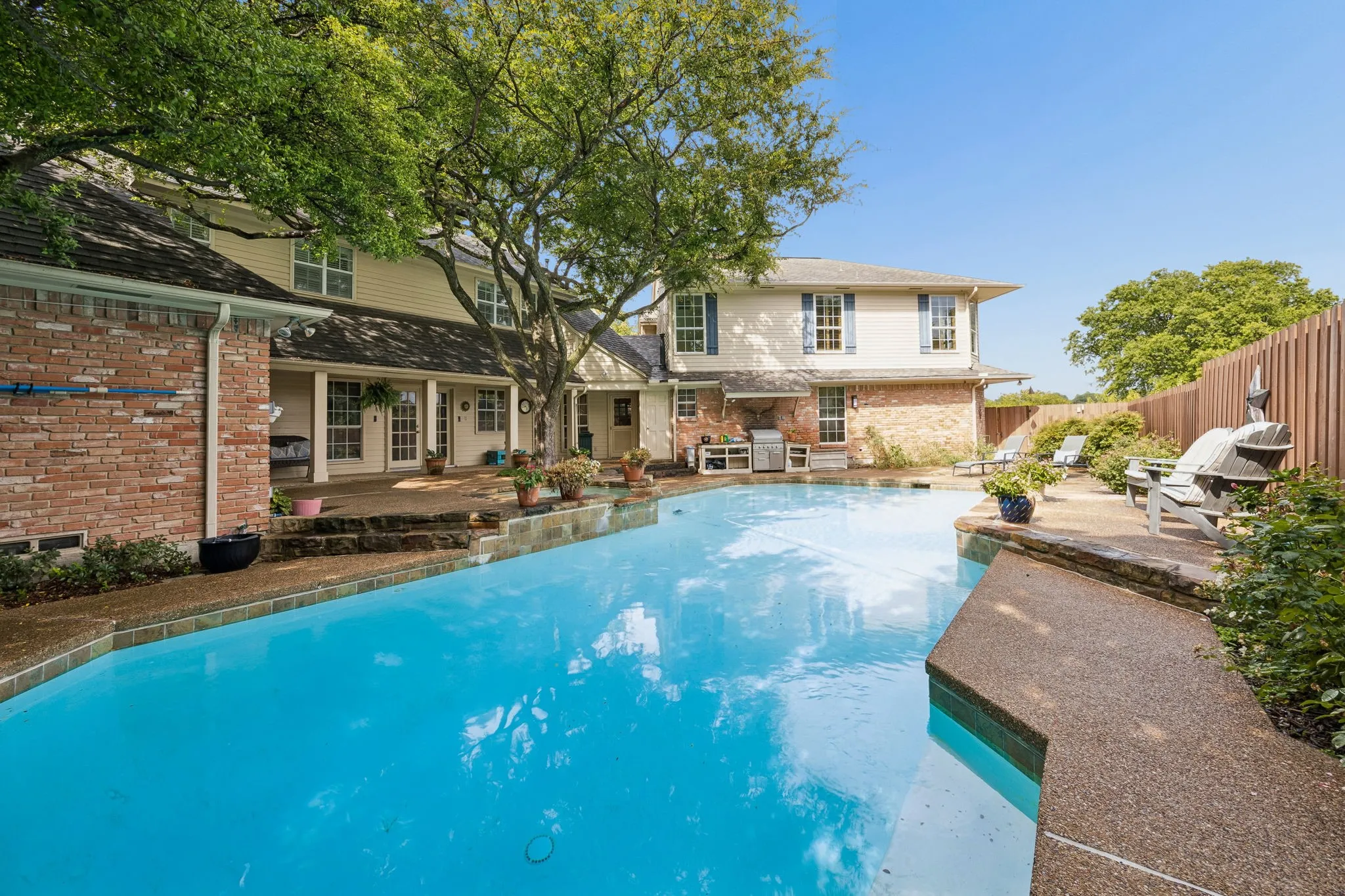 Single Family Residence For Sale in Dallas County , 9624 Greensprint Drive, Dallas, Texas 75238, 4 Bedroom, 5 Bathroom, 2 Garage spaces, 4,436 Sqft, built in 1980, mls#21332663, Real Estate Agent in Dallas, Homes For Sale in Dallas county, Homes For Sale in Dallas, Realtor in Dallas Texas, Real Estate Brokerage Independent Realty Texas, Luminita Cordes Realtor