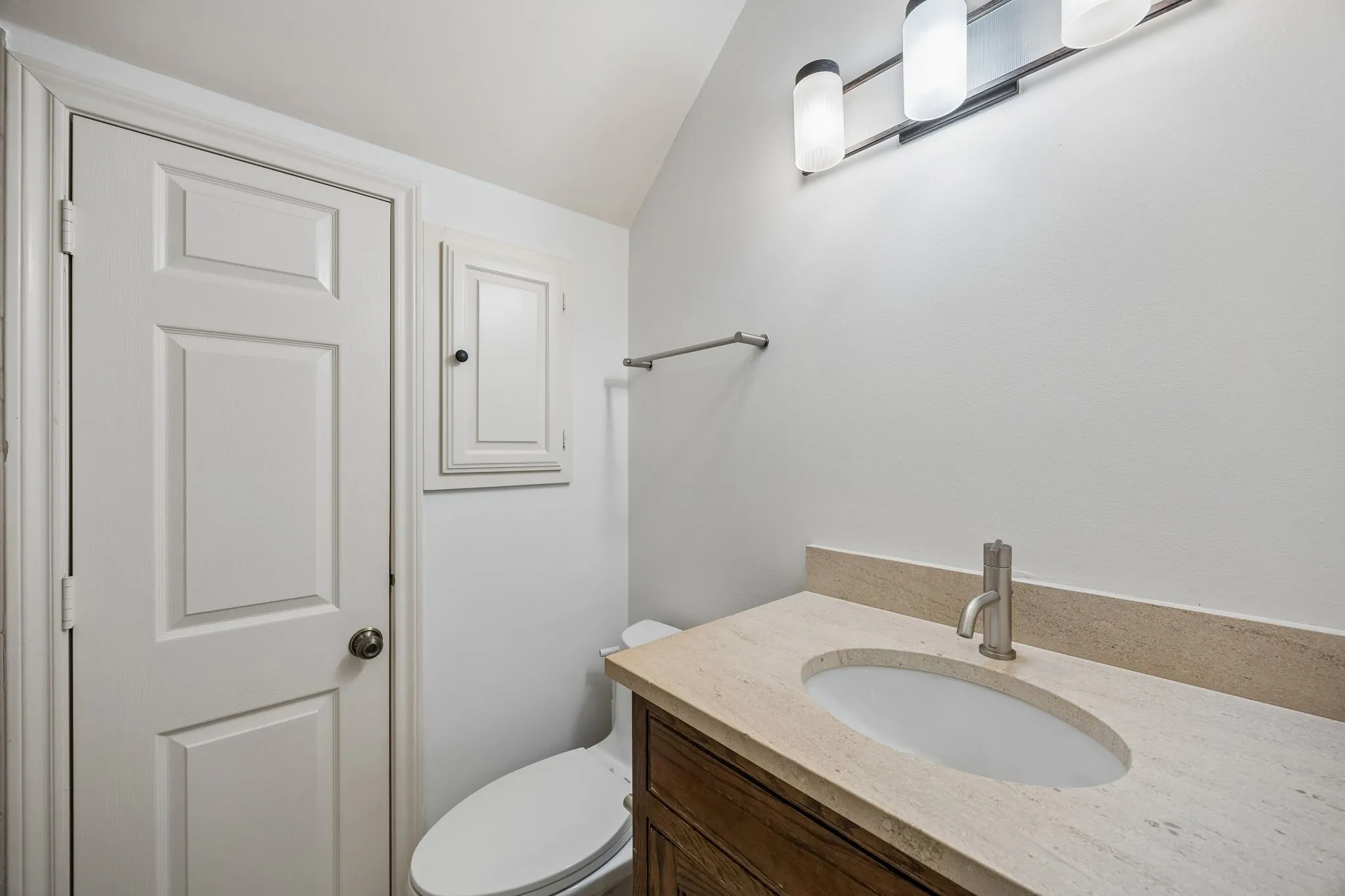 Single Family Residence For Sale in Dallas County , 9624 Greensprint Drive, Dallas, Texas 75238, 4 Bedroom, 5 Bathroom, 2 Garage spaces, 4,436 Sqft, built in 1980, mls#21332663, Real Estate Agent in Dallas, Homes For Sale in Dallas county, Homes For Sale in Dallas, Realtor in Dallas Texas, Real Estate Brokerage Independent Realty Texas, Luminita Cordes Realtor