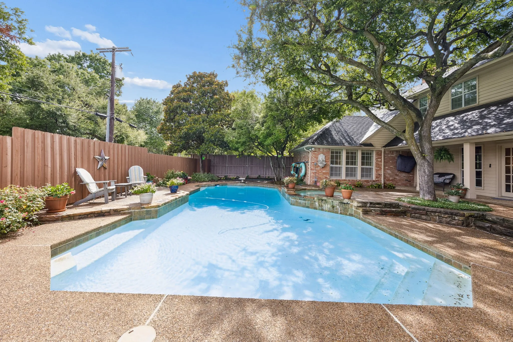 Single Family Residence For Sale in Dallas County , 9624 Greensprint Drive, Dallas, Texas 75238, 4 Bedroom, 5 Bathroom, 2 Garage spaces, 4,436 Sqft, built in 1980, mls#21332663, Real Estate Agent in Dallas, Homes For Sale in Dallas county, Homes For Sale in Dallas, Realtor in Dallas Texas, Real Estate Brokerage Independent Realty Texas, Luminita Cordes Realtor