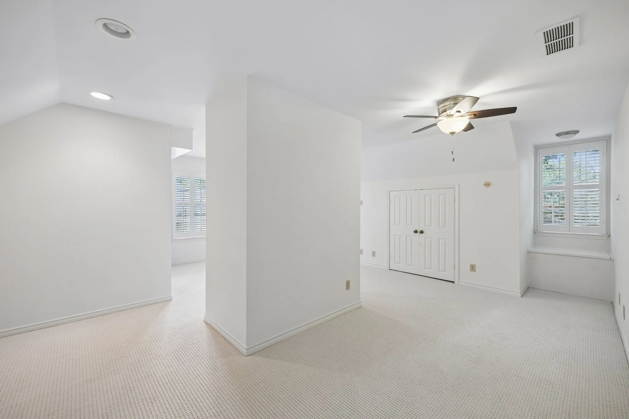 Single Family Residence For Sale in Dallas County , 9624 Greensprint Drive, Dallas, Texas 75238, 4 Bedroom, 5 Bathroom, 2 Garage spaces, 4,436 Sqft, built in 1980, mls#21332663, Real Estate Agent in Dallas, Homes For Sale in Dallas county, Homes For Sale in Dallas, Realtor in Dallas Texas, Real Estate Brokerage Independent Realty Texas, Luminita Cordes Realtor