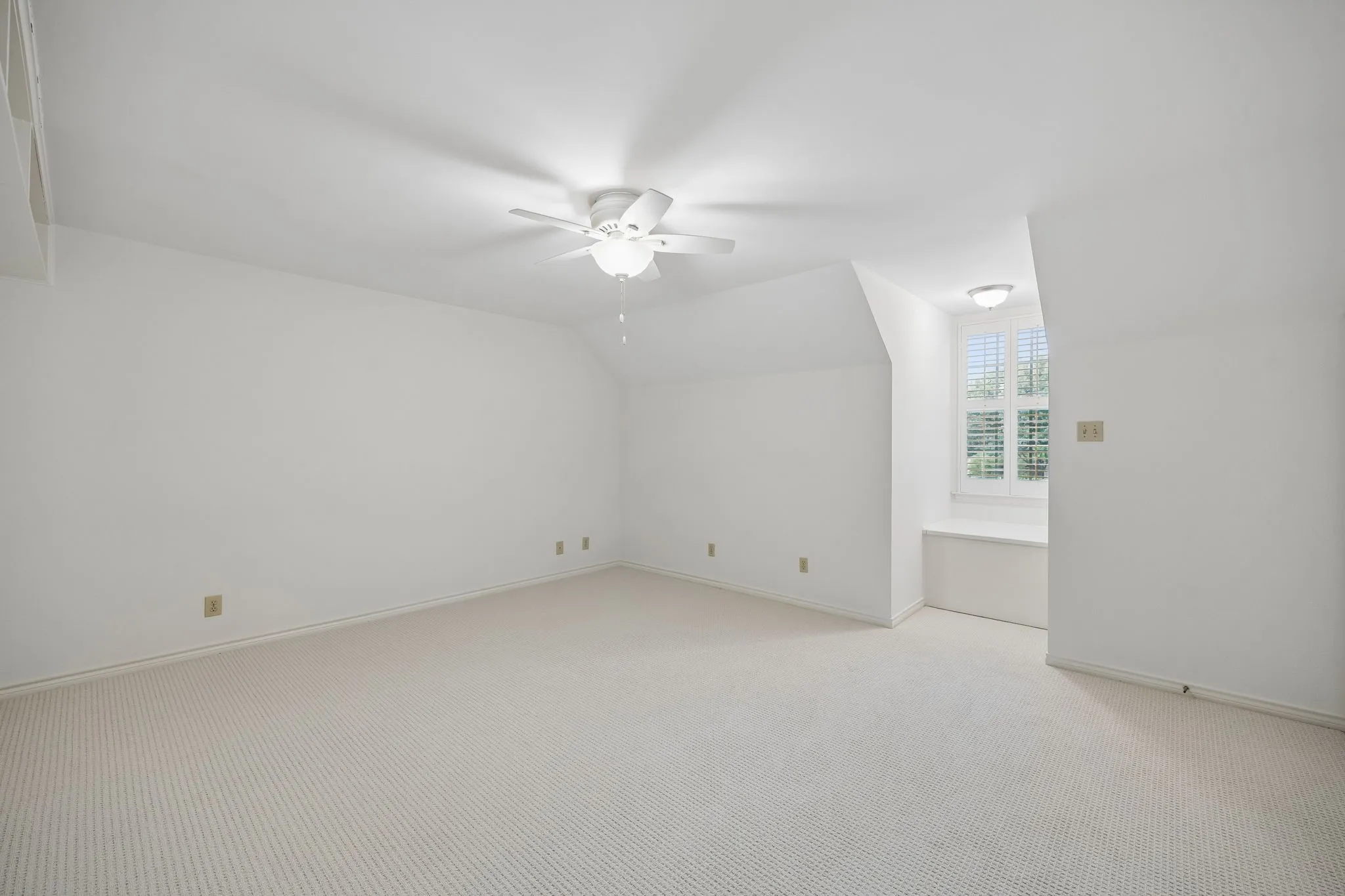 Single Family Residence For Sale in Dallas County , 9624 Greensprint Drive, Dallas, Texas 75238, 4 Bedroom, 5 Bathroom, 2 Garage spaces, 4,436 Sqft, built in 1980, mls#21332663, Real Estate Agent in Dallas, Homes For Sale in Dallas county, Homes For Sale in Dallas, Realtor in Dallas Texas, Real Estate Brokerage Independent Realty Texas, Luminita Cordes Realtor