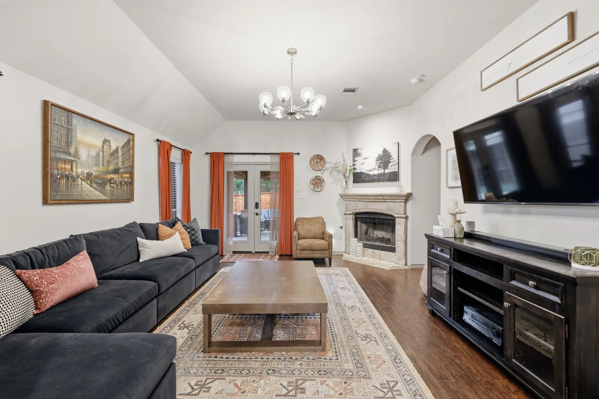 Plenty of room for furniture!
