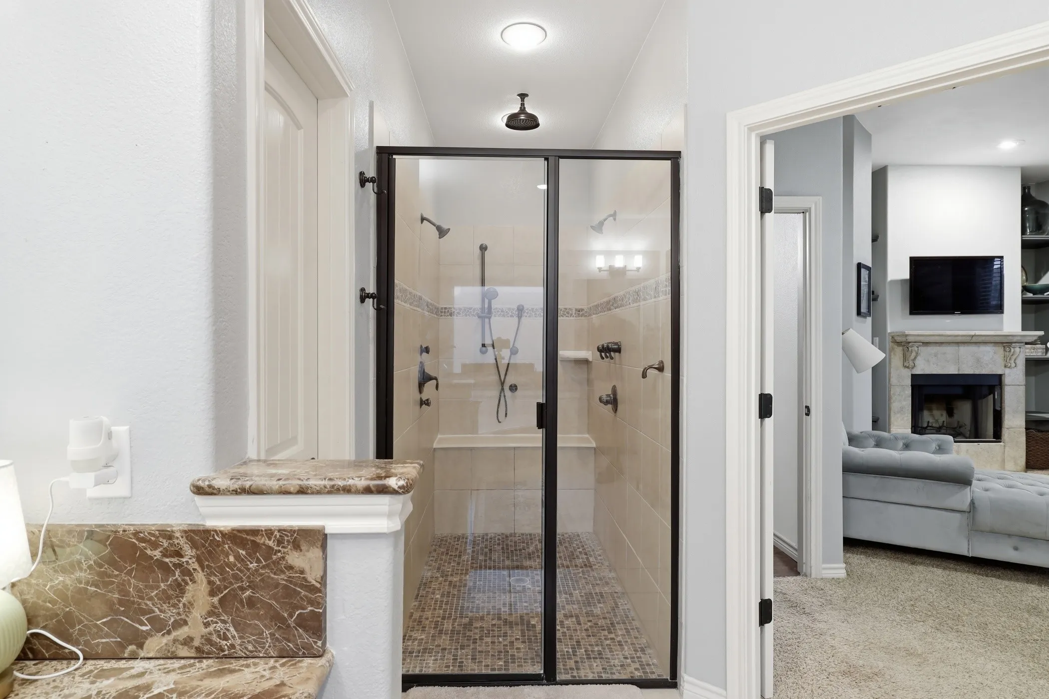 Look at all those 4 shower heads!