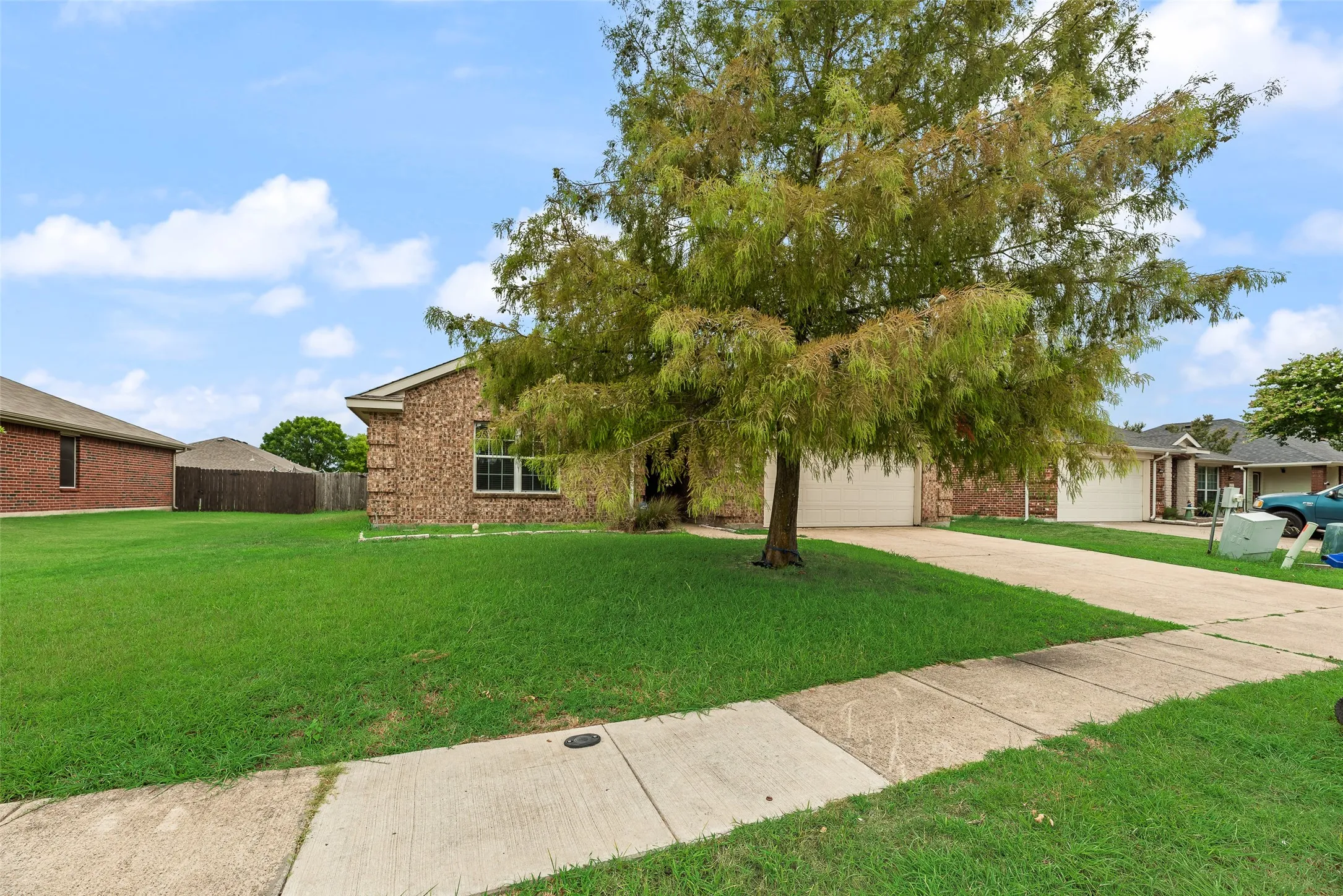 Single Family Residence For Rent in Rockwall County , 2701 Mockingbird Street, Royse City, Texas 75189, 3 Bedroom, 2 Bathroom, 2 Garage spaces, 1,954 Sqft, built in 2005, mls#21321058, Real Estate Agent in Royse City, Homes For Rent in Rockwall county, Homes For Rent in Royse City, Realtor in Royse City Texas, Real Estate Brokerage Independent Realty Texas, Luminita Cordes Realtor