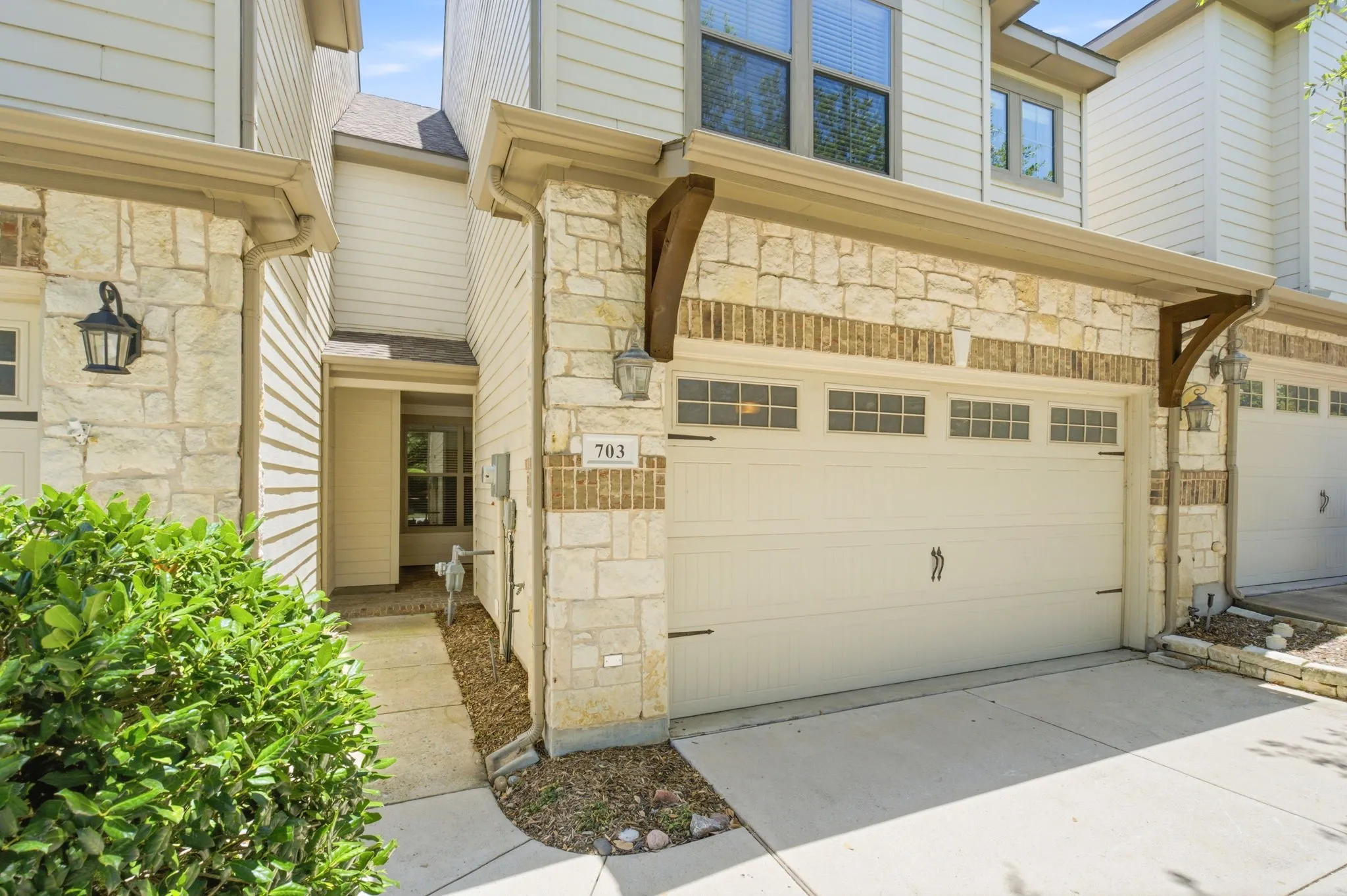 Single Family Residence For Sale in Collin County , 703 Chestnut Hill Drive, Allen, Texas 75013, 3 Bedroom, 3 Bathroom, 2 Garage spaces, 1,898 Sqft, built in 2007, mls#21334983, Real Estate Agent in Allen, Homes For Sale in Collin county, Homes For Sale in Allen, Realtor in Allen Texas, Real Estate Brokerage Independent Realty Texas, Luminita Cordes Realtor