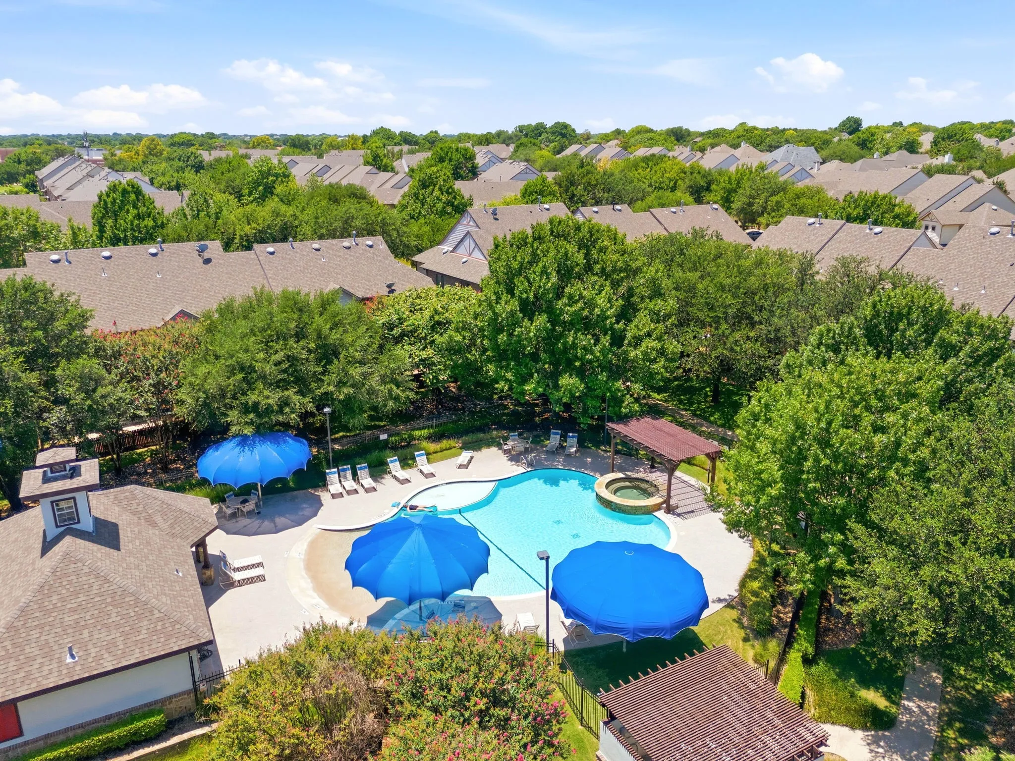 Single Family Residence For Sale in Collin County , 703 Chestnut Hill Drive, Allen, Texas 75013, 3 Bedroom, 3 Bathroom, 2 Garage spaces, 1,898 Sqft, built in 2007, mls#21334983, Real Estate Agent in Allen, Homes For Sale in Collin county, Homes For Sale in Allen, Realtor in Allen Texas, Real Estate Brokerage Independent Realty Texas, Luminita Cordes Realtor