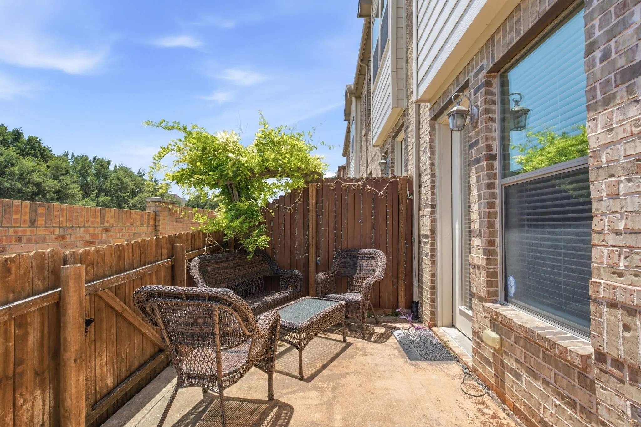 Single Family Residence For Sale in Collin County , 703 Chestnut Hill Drive, Allen, Texas 75013, 3 Bedroom, 3 Bathroom, 2 Garage spaces, 1,898 Sqft, built in 2007, mls#21334983, Real Estate Agent in Allen, Homes For Sale in Collin county, Homes For Sale in Allen, Realtor in Allen Texas, Real Estate Brokerage Independent Realty Texas, Luminita Cordes Realtor