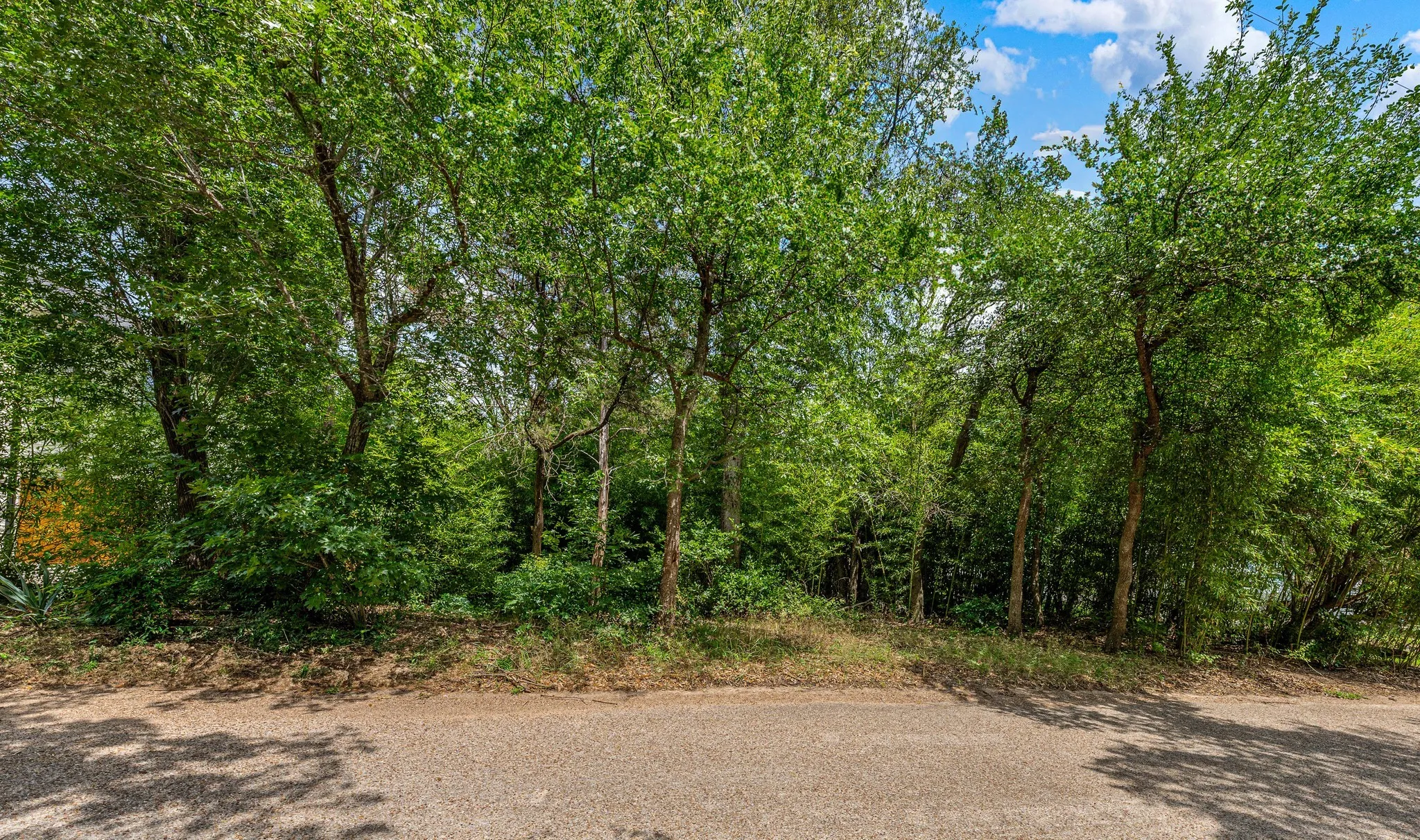 Unimproved Land For Sale in Mc Lennan County , TBD Rainbow Drive, Woodway, Texas 76712, 0, 0, Garage spaces, 0 Sqft, built in 0, Price $250,000, mls#21327050, Real Estate Agent in Woodway, Homes For Sale in Mc Lennan county, Homes For Sale in Woodway, Realtor in Woodway Texas, Real Estate Brokerage Independent Realty Texas, Luminita Cordes Realtor