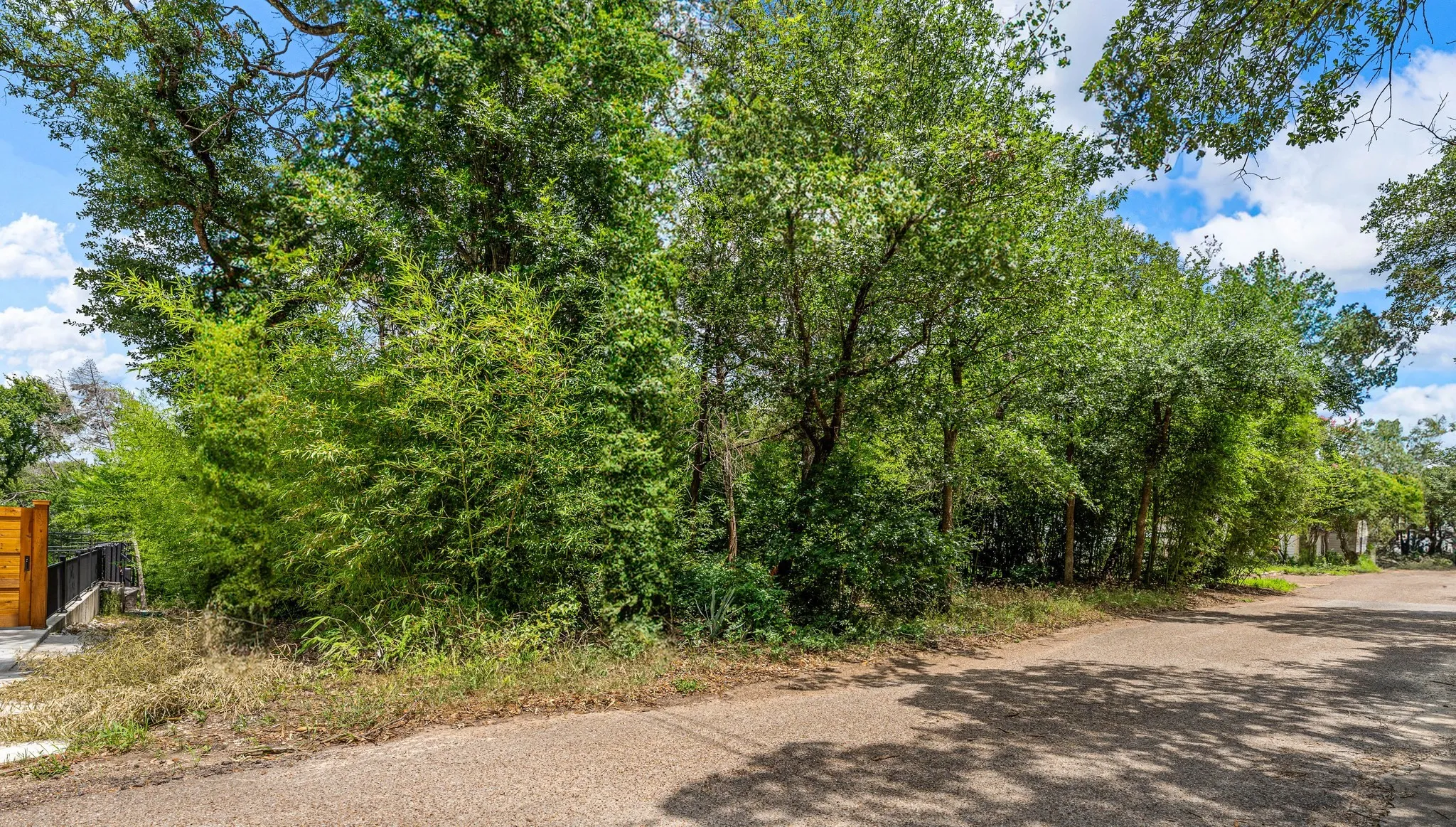 Unimproved Land For Sale in Mc Lennan County , TBD Rainbow Drive, Woodway, Texas 76712, 0, 0, Garage spaces, 0 Sqft, built in 0, Price $250,000, mls#21327050, Real Estate Agent in Woodway, Homes For Sale in Mc Lennan county, Homes For Sale in Woodway, Realtor in Woodway Texas, Real Estate Brokerage Independent Realty Texas, Luminita Cordes Realtor