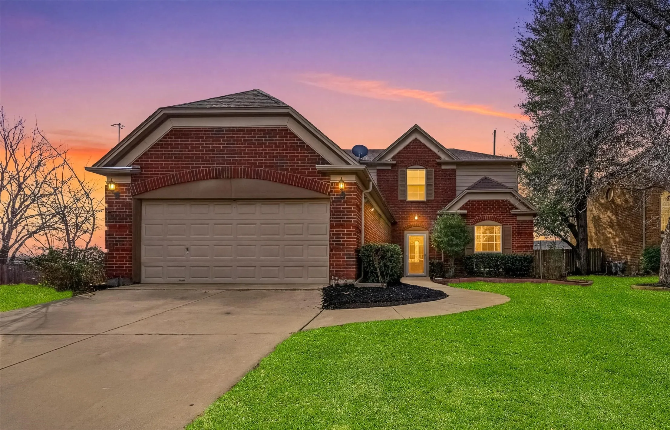 Single Family Residence For Sale in Tarrant County , 7000 Cadillac Boulevard, Arlington, Texas 76016, 4 Bedroom, 3 Bathroom, 2 Garage spaces, 2,114 Sqft, built in 1990, mls#21334974, Real Estate Agent in Arlington, Homes For Sale in Tarrant county, Homes For Sale in Arlington, Realtor in Arlington Texas, Real Estate Brokerage Independent Realty Texas, Luminita Cordes Realtor