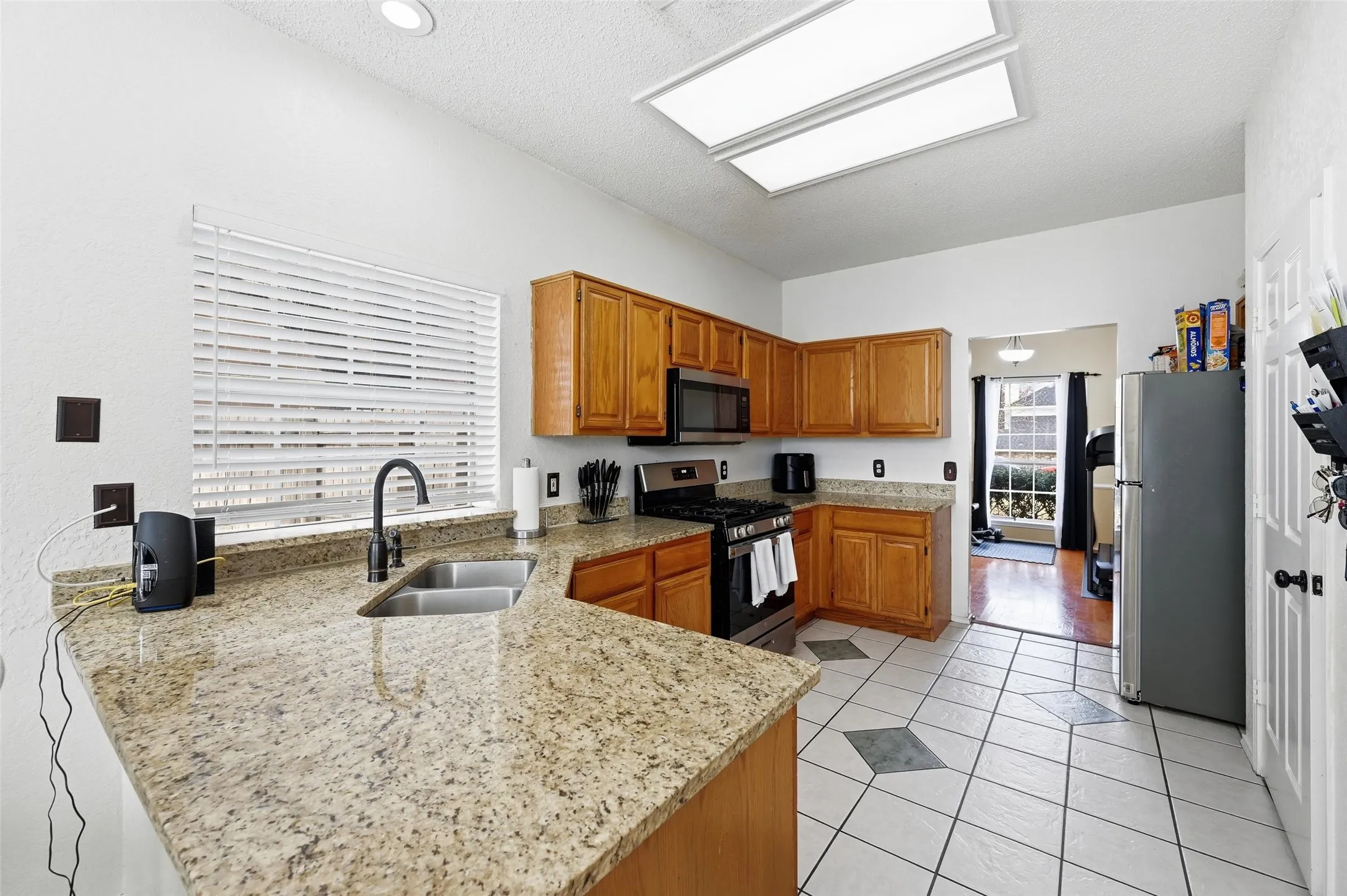 Single Family Residence For Sale in Tarrant County , 7000 Cadillac Boulevard, Arlington, Texas 76016, 4 Bedroom, 3 Bathroom, 2 Garage spaces, 2,114 Sqft, built in 1990, mls#21334974, Real Estate Agent in Arlington, Homes For Sale in Tarrant county, Homes For Sale in Arlington, Realtor in Arlington Texas, Real Estate Brokerage Independent Realty Texas, Luminita Cordes Realtor