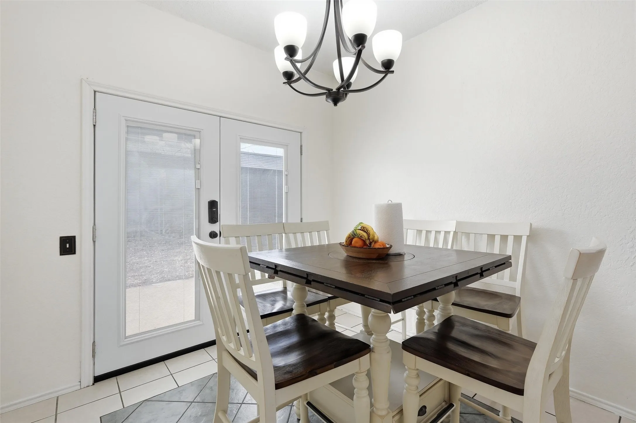 Single Family Residence For Sale in Tarrant County , 7000 Cadillac Boulevard, Arlington, Texas 76016, 4 Bedroom, 3 Bathroom, 2 Garage spaces, 2,114 Sqft, built in 1990, mls#21334974, Real Estate Agent in Arlington, Homes For Sale in Tarrant county, Homes For Sale in Arlington, Realtor in Arlington Texas, Real Estate Brokerage Independent Realty Texas, Luminita Cordes Realtor