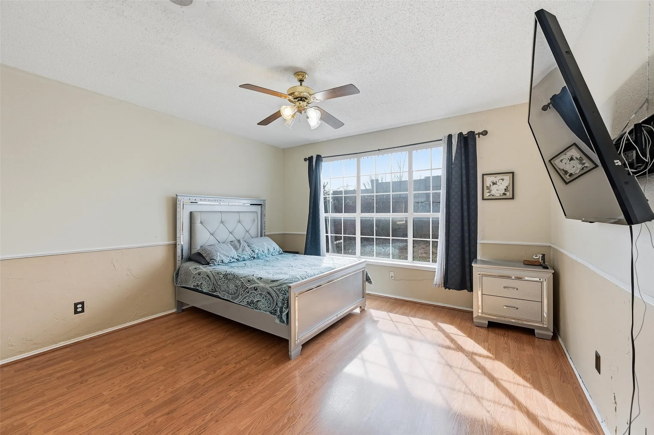 Single Family Residence For Sale in Tarrant County , 7000 Cadillac Boulevard, Arlington, Texas 76016, 4 Bedroom, 3 Bathroom, 2 Garage spaces, 2,114 Sqft, built in 1990, mls#21334974, Real Estate Agent in Arlington, Homes For Sale in Tarrant county, Homes For Sale in Arlington, Realtor in Arlington Texas, Real Estate Brokerage Independent Realty Texas, Luminita Cordes Realtor