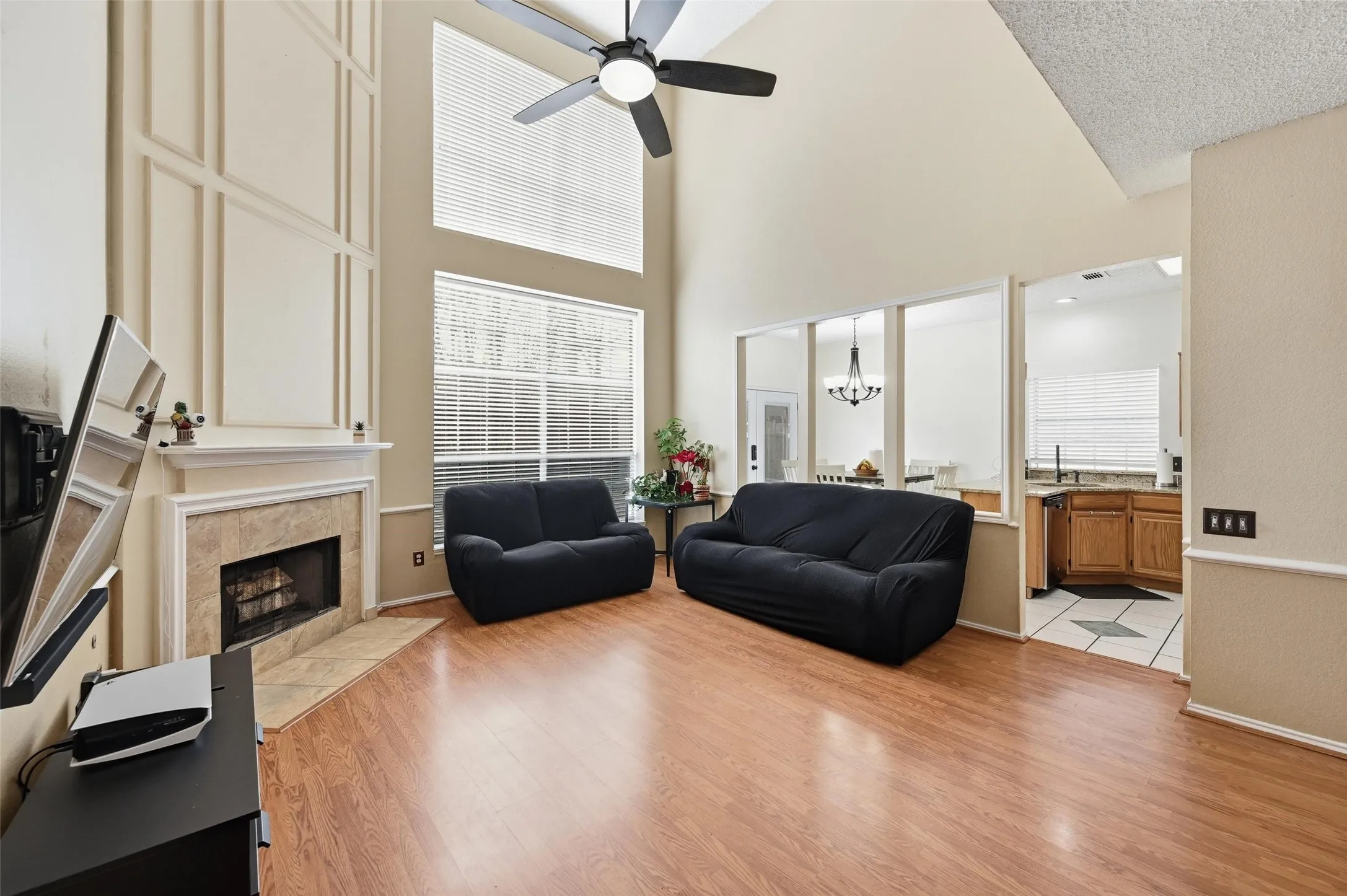 Single Family Residence For Sale in Tarrant County , 7000 Cadillac Boulevard, Arlington, Texas 76016, 4 Bedroom, 3 Bathroom, 2 Garage spaces, 2,114 Sqft, built in 1990, mls#21334974, Real Estate Agent in Arlington, Homes For Sale in Tarrant county, Homes For Sale in Arlington, Realtor in Arlington Texas, Real Estate Brokerage Independent Realty Texas, Luminita Cordes Realtor