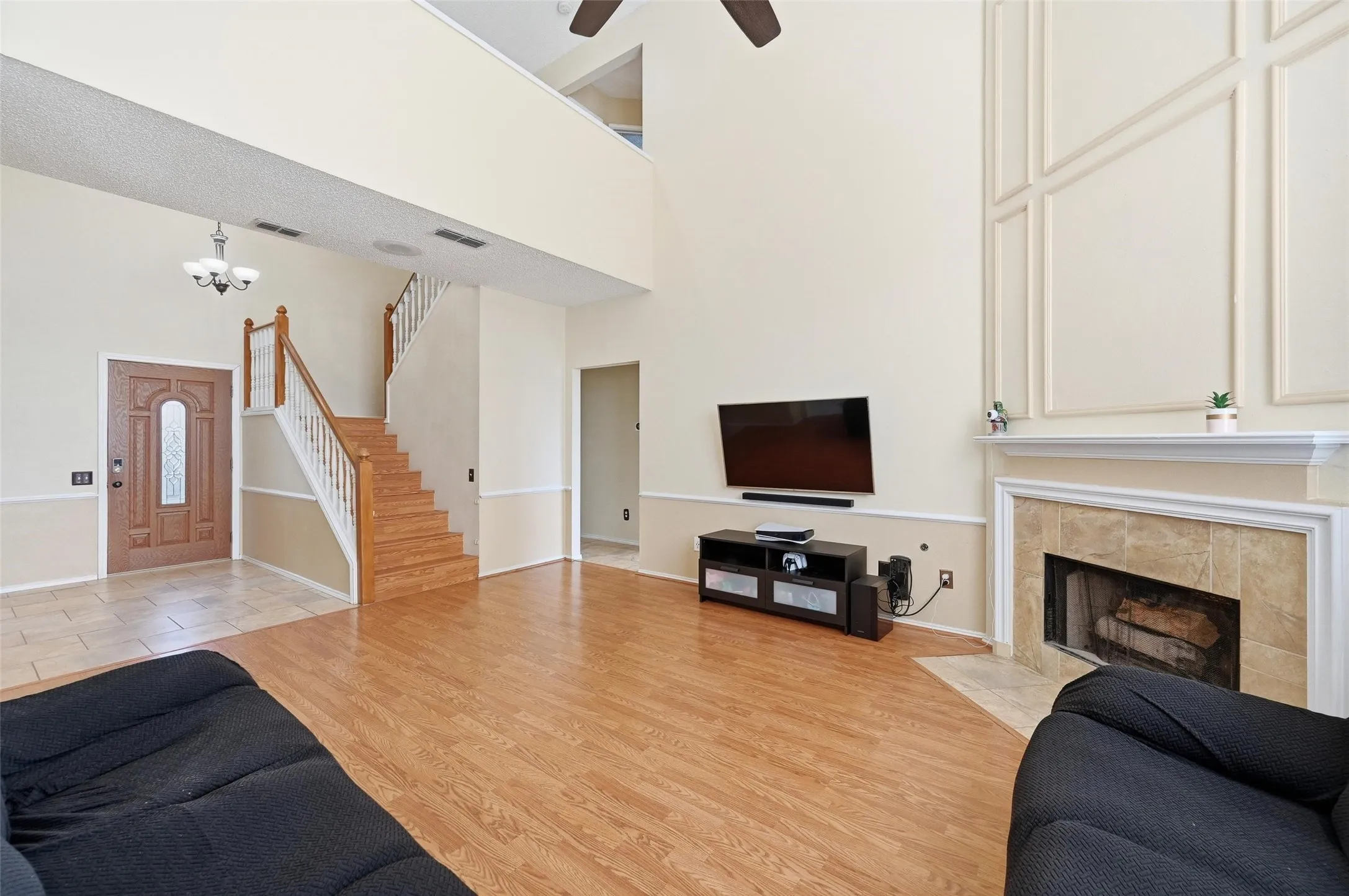 Single Family Residence For Sale in Tarrant County , 7000 Cadillac Boulevard, Arlington, Texas 76016, 4 Bedroom, 3 Bathroom, 2 Garage spaces, 2,114 Sqft, built in 1990, mls#21334974, Real Estate Agent in Arlington, Homes For Sale in Tarrant county, Homes For Sale in Arlington, Realtor in Arlington Texas, Real Estate Brokerage Independent Realty Texas, Luminita Cordes Realtor