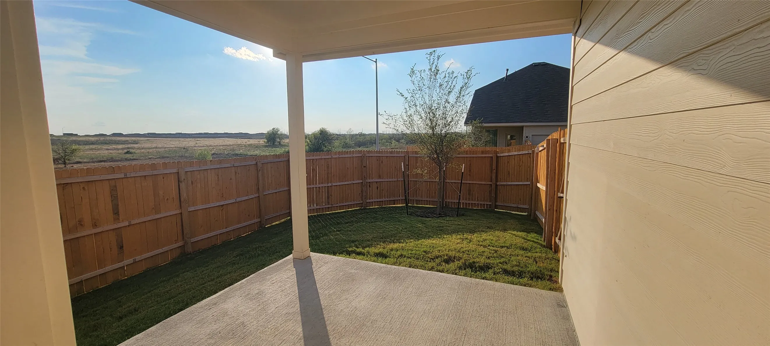 Single Family Residence For Rent in Tarrant County , 9901 Diamondhead Drive, Fort Worth, Texas 76179, 4 Bedroom, 3 Bathroom, 2 Garage spaces, 2,284 Sqft, built in 2023, mls#21334985, Real Estate Agent in Fort Worth, Homes For Rent in Tarrant county, Homes For Rent in Fort Worth, Realtor in Fort Worth Texas, Real Estate Brokerage Independent Realty Texas, Luminita Cordes Realtor