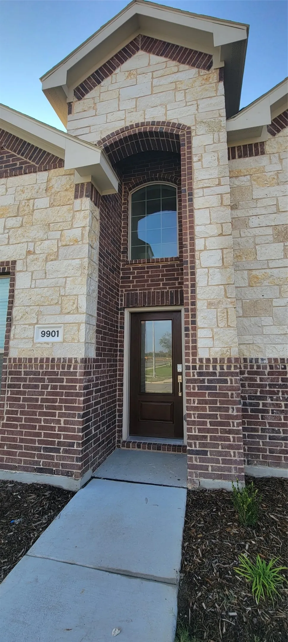 Single Family Residence For Rent in Tarrant County , 9901 Diamondhead Drive, Fort Worth, Texas 76179, 4 Bedroom, 3 Bathroom, 2 Garage spaces, 2,284 Sqft, built in 2023, mls#21334985, Real Estate Agent in Fort Worth, Homes For Rent in Tarrant county, Homes For Rent in Fort Worth, Realtor in Fort Worth Texas, Real Estate Brokerage Independent Realty Texas, Luminita Cordes Realtor
