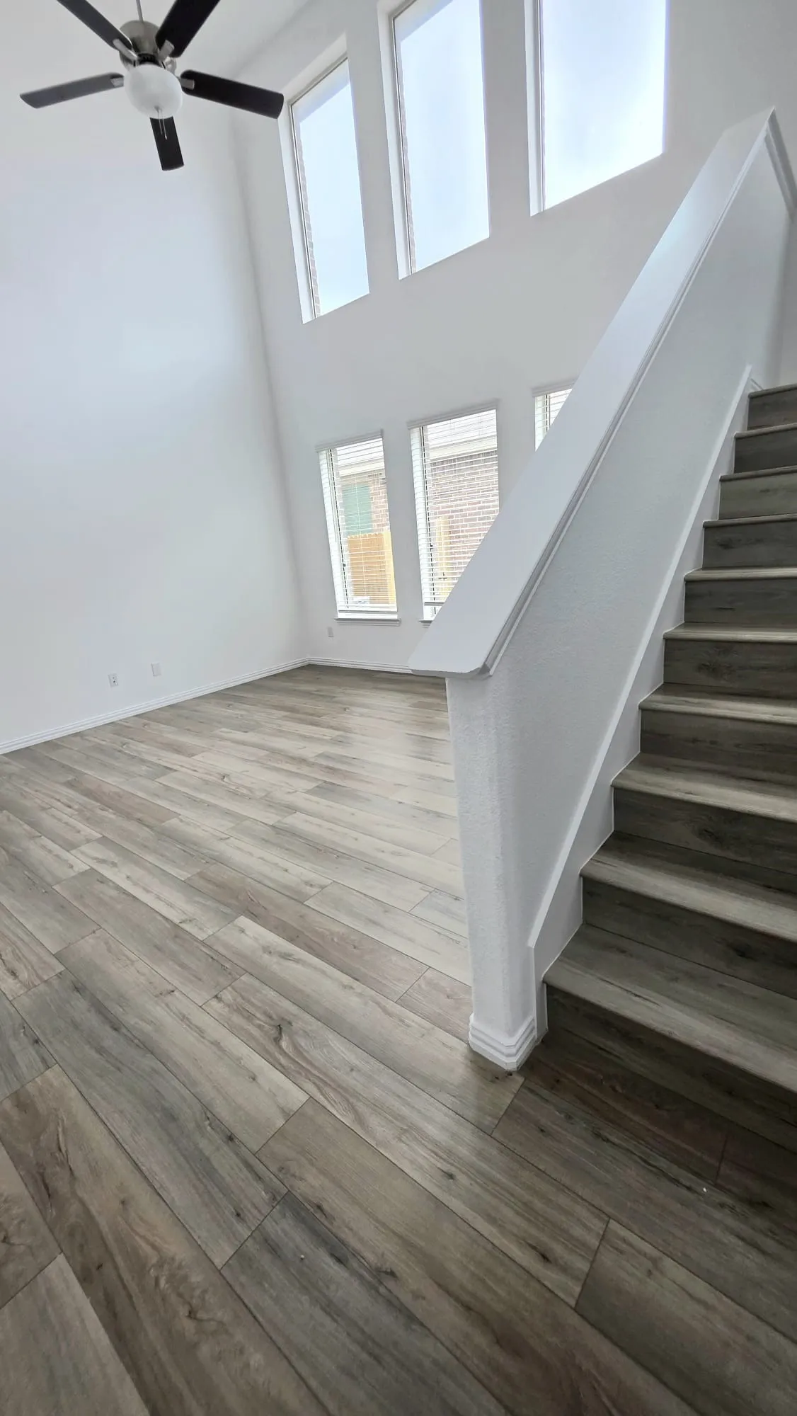 Single Family Residence For Rent in Tarrant County , 9901 Diamondhead Drive, Fort Worth, Texas 76179, 4 Bedroom, 3 Bathroom, 2 Garage spaces, 2,284 Sqft, built in 2023, mls#21334985, Real Estate Agent in Fort Worth, Homes For Rent in Tarrant county, Homes For Rent in Fort Worth, Realtor in Fort Worth Texas, Real Estate Brokerage Independent Realty Texas, Luminita Cordes Realtor