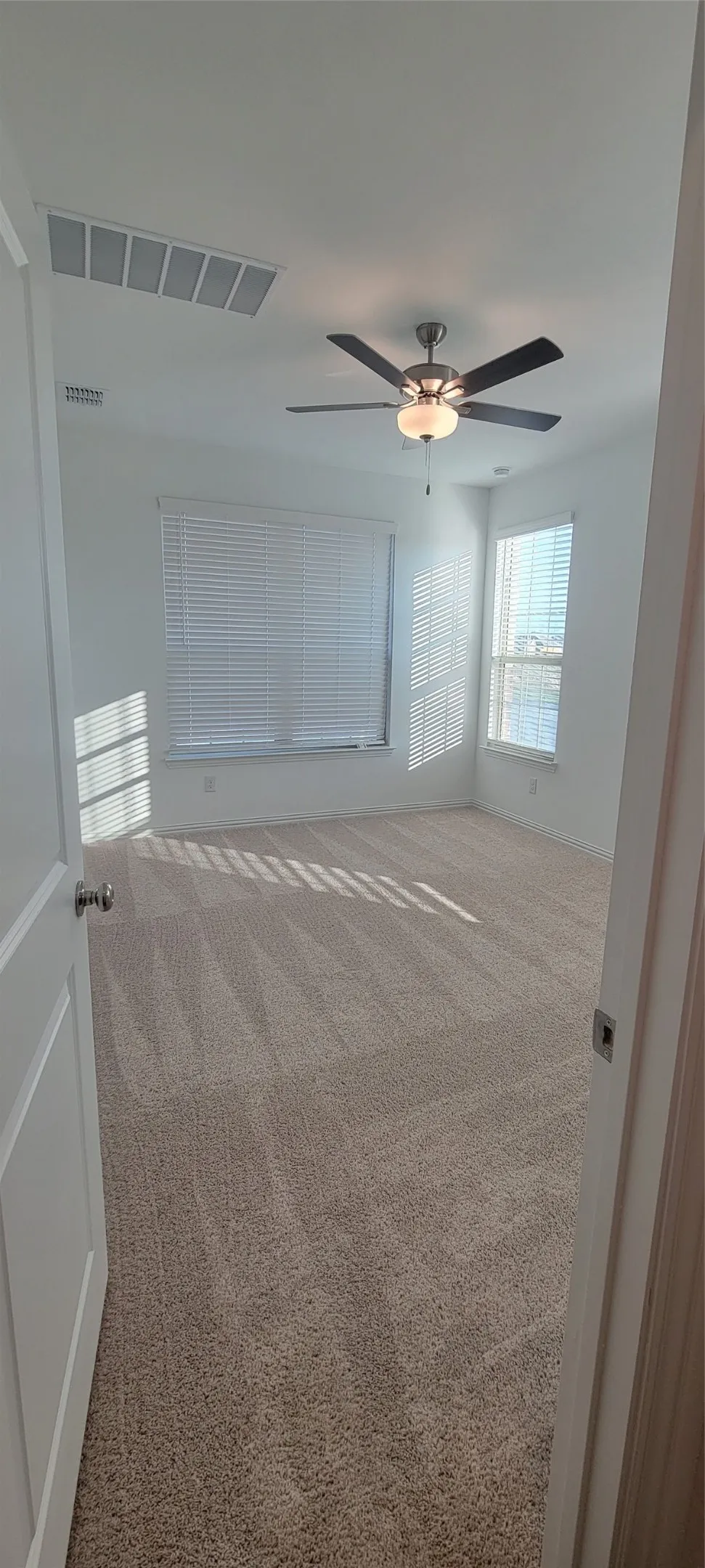 Single Family Residence For Rent in Tarrant County , 9901 Diamondhead Drive, Fort Worth, Texas 76179, 4 Bedroom, 3 Bathroom, 2 Garage spaces, 2,284 Sqft, built in 2023, mls#21334985, Real Estate Agent in Fort Worth, Homes For Rent in Tarrant county, Homes For Rent in Fort Worth, Realtor in Fort Worth Texas, Real Estate Brokerage Independent Realty Texas, Luminita Cordes Realtor
