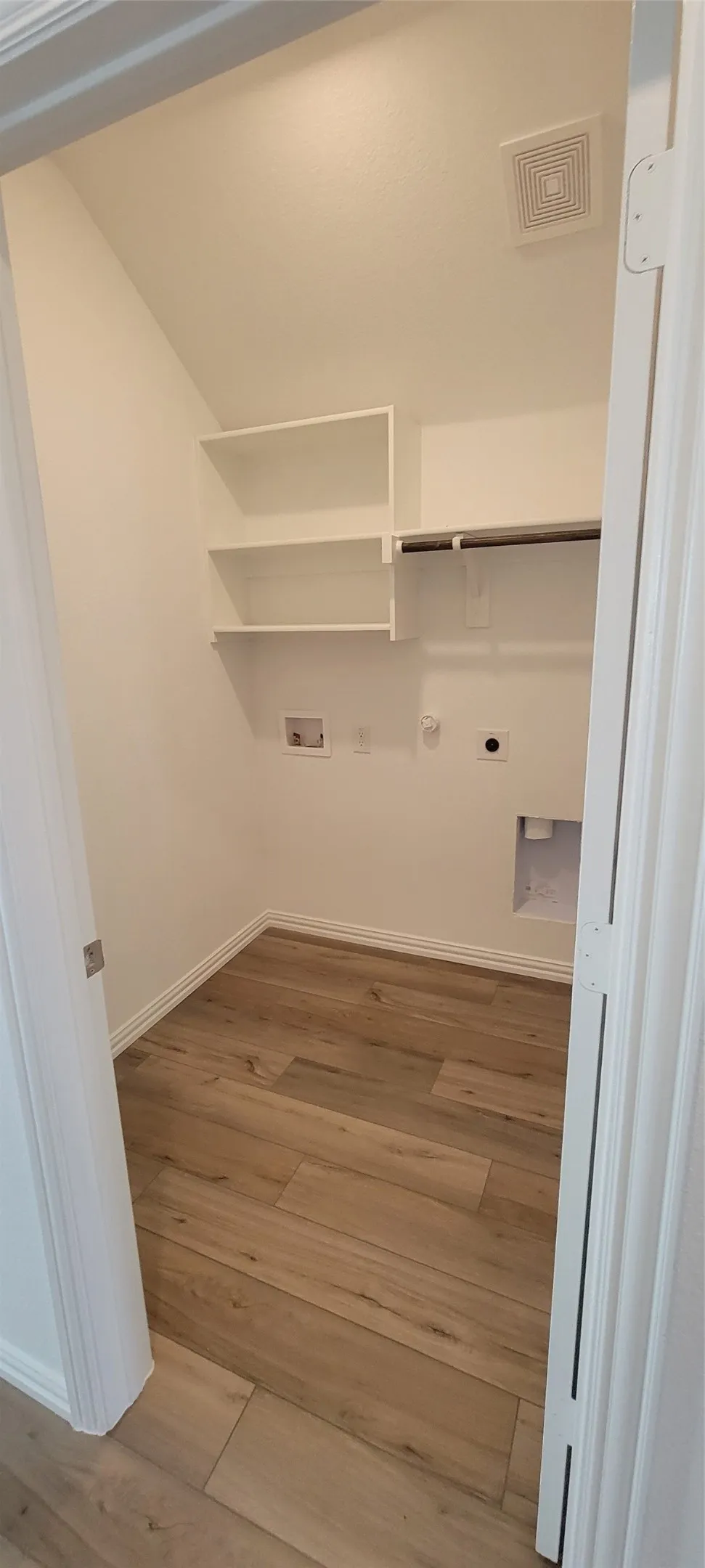 Single Family Residence For Rent in Tarrant County , 9901 Diamondhead Drive, Fort Worth, Texas 76179, 4 Bedroom, 3 Bathroom, 2 Garage spaces, 2,284 Sqft, built in 2023, mls#21334985, Real Estate Agent in Fort Worth, Homes For Rent in Tarrant county, Homes For Rent in Fort Worth, Realtor in Fort Worth Texas, Real Estate Brokerage Independent Realty Texas, Luminita Cordes Realtor