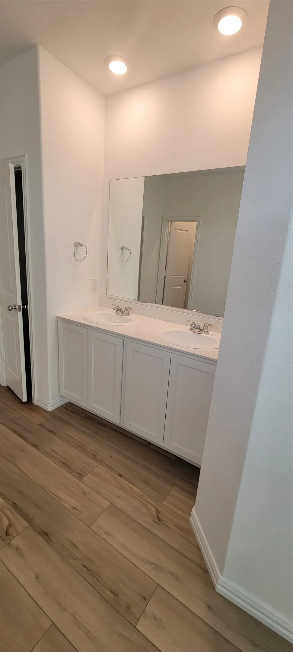 Single Family Residence For Rent in Tarrant County , 9901 Diamondhead Drive, Fort Worth, Texas 76179, 4 Bedroom, 3 Bathroom, 2 Garage spaces, 2,284 Sqft, built in 2023, mls#21334985, Real Estate Agent in Fort Worth, Homes For Rent in Tarrant county, Homes For Rent in Fort Worth, Realtor in Fort Worth Texas, Real Estate Brokerage Independent Realty Texas, Luminita Cordes Realtor