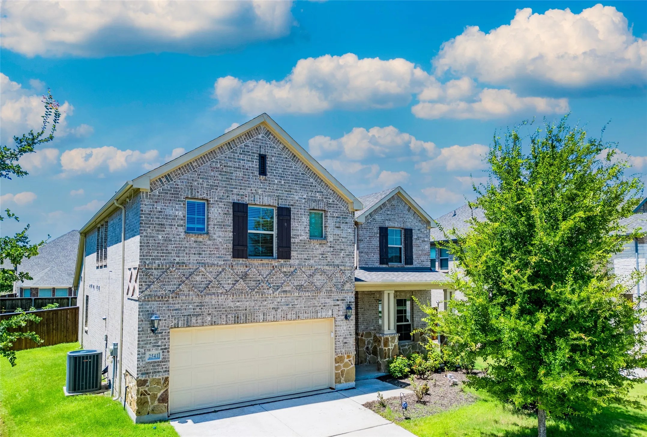Single Family Residence For Sale in Denton County , 2541 Canary Grass Lane, Prosper, Texas 75078, 4 Bedroom, 4 Bathroom, 2 Garage spaces, 3,294 Sqft, built in 2020, mls#21333165, Real Estate Agent in Prosper, Homes For Sale in Denton county, Homes For Sale in Prosper, Realtor in Prosper Texas, Real Estate Brokerage Independent Realty Texas, Luminita Cordes Realtor