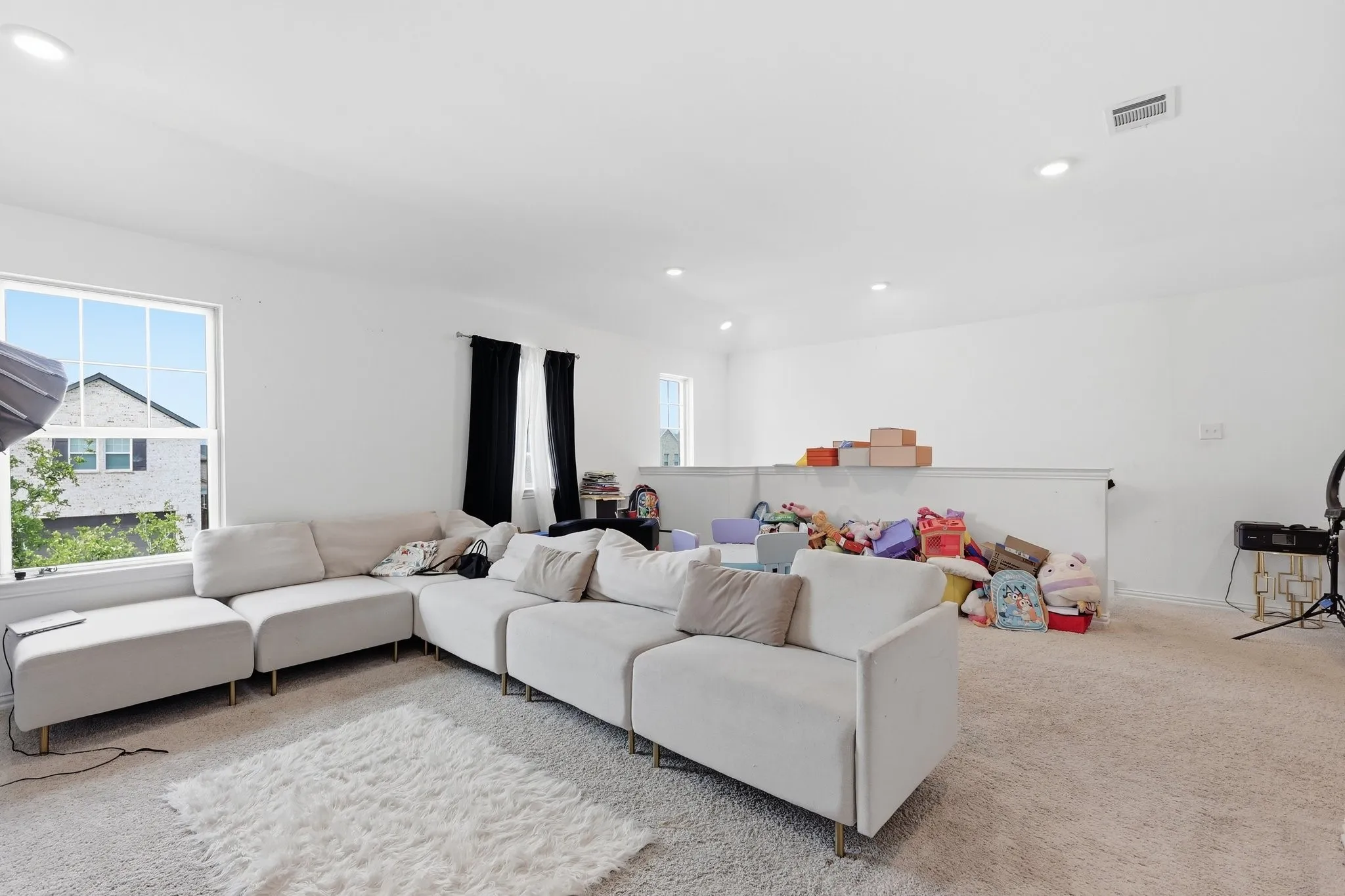 Single Family Residence For Sale in Kaufman County , 1728 Pegasus Drive, Forney, Texas 75126, 3 Bedrooms, 3 Bathrooms, 2 Garage spaces, 2,389 Sqft, built in 2022, Price $389,990, mls#21333360, Real Estate Agent in Forney, Homes For Sale in Kaufman county, Homes For Sale in Forney, Realtor in Forney Texas, Real Estate Brokerage Independent Realty Texas, Luminita Cordes Realtor