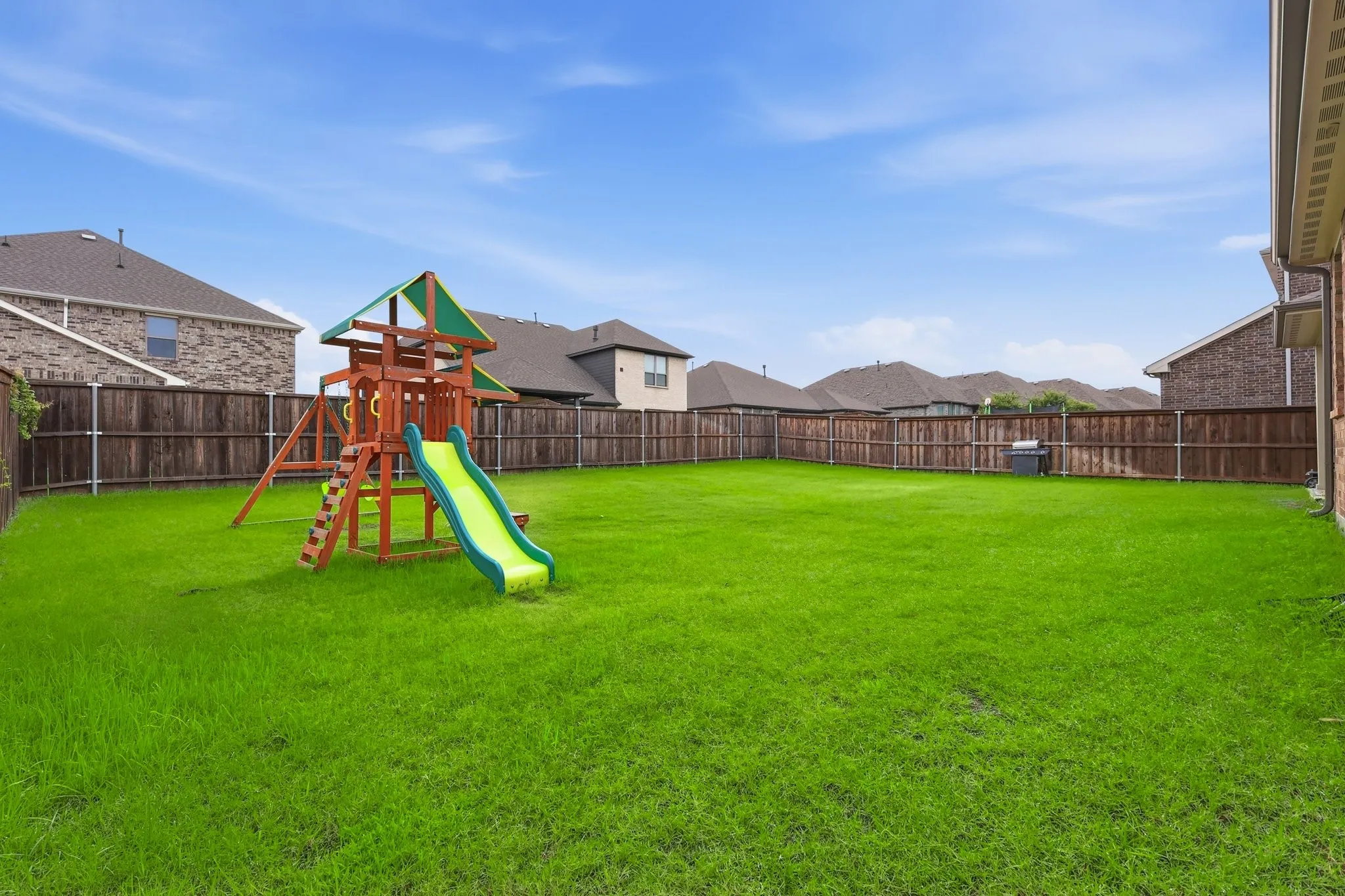 Single Family Residence For Sale in Kaufman County , 1728 Pegasus Drive, Forney, Texas 75126, 3 Bedrooms, 3 Bathrooms, 2 Garage spaces, 2,389 Sqft, built in 2022, Price $389,990, mls#21333360, Real Estate Agent in Forney, Homes For Sale in Kaufman county, Homes For Sale in Forney, Realtor in Forney Texas, Real Estate Brokerage Independent Realty Texas, Luminita Cordes Realtor