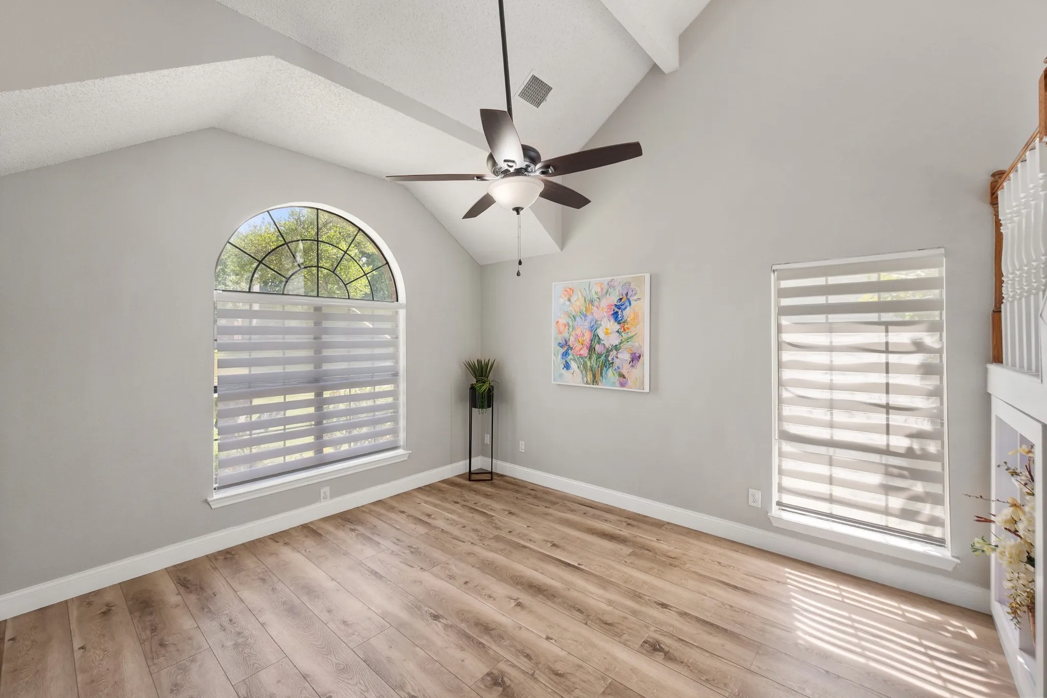 Single Family Residence For Sale in Tarrant County , 4313 Kenwood Drive, Grapevine, Texas 76051, 3 Bedroom, 3 Bathroom, 2 Garage spaces, 2,189 Sqft, built in 1987, mls#21334992, Real Estate Agent in Grapevine, Homes For Sale in Tarrant county, Homes For Sale in Grapevine, Realtor in Grapevine Texas, Real Estate Brokerage Independent Realty Texas, Luminita Cordes Realtor