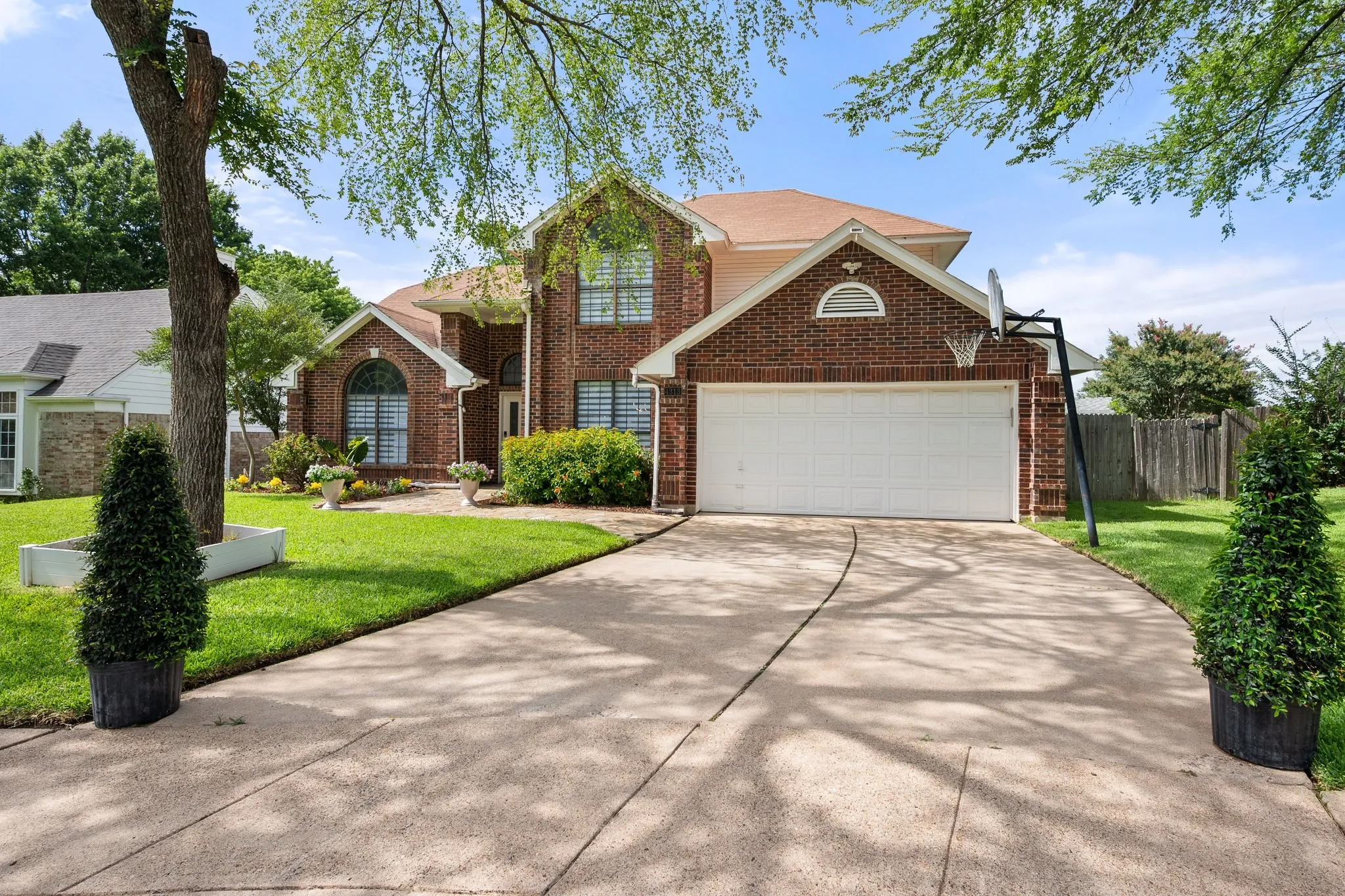 Single Family Residence For Sale in Tarrant County , 4313 Kenwood Drive, Grapevine, Texas 76051, 3 Bedroom, 3 Bathroom, 2 Garage spaces, 2,189 Sqft, built in 1987, mls#21334992, Real Estate Agent in Grapevine, Homes For Sale in Tarrant county, Homes For Sale in Grapevine, Realtor in Grapevine Texas, Real Estate Brokerage Independent Realty Texas, Luminita Cordes Realtor