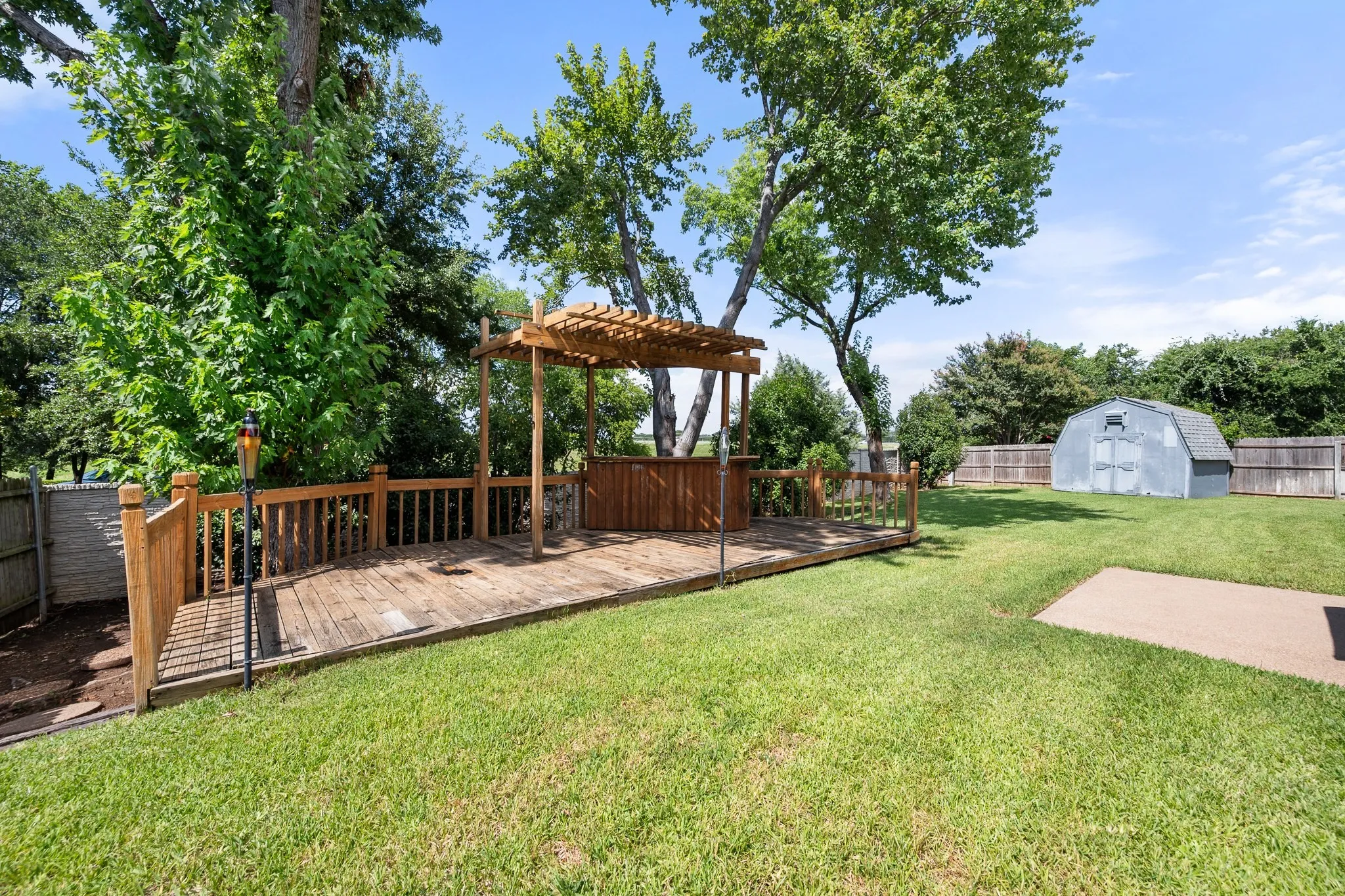 Single Family Residence For Sale in Tarrant County , 4313 Kenwood Drive, Grapevine, Texas 76051, 3 Bedroom, 3 Bathroom, 2 Garage spaces, 2,189 Sqft, built in 1987, mls#21334992, Real Estate Agent in Grapevine, Homes For Sale in Tarrant county, Homes For Sale in Grapevine, Realtor in Grapevine Texas, Real Estate Brokerage Independent Realty Texas, Luminita Cordes Realtor