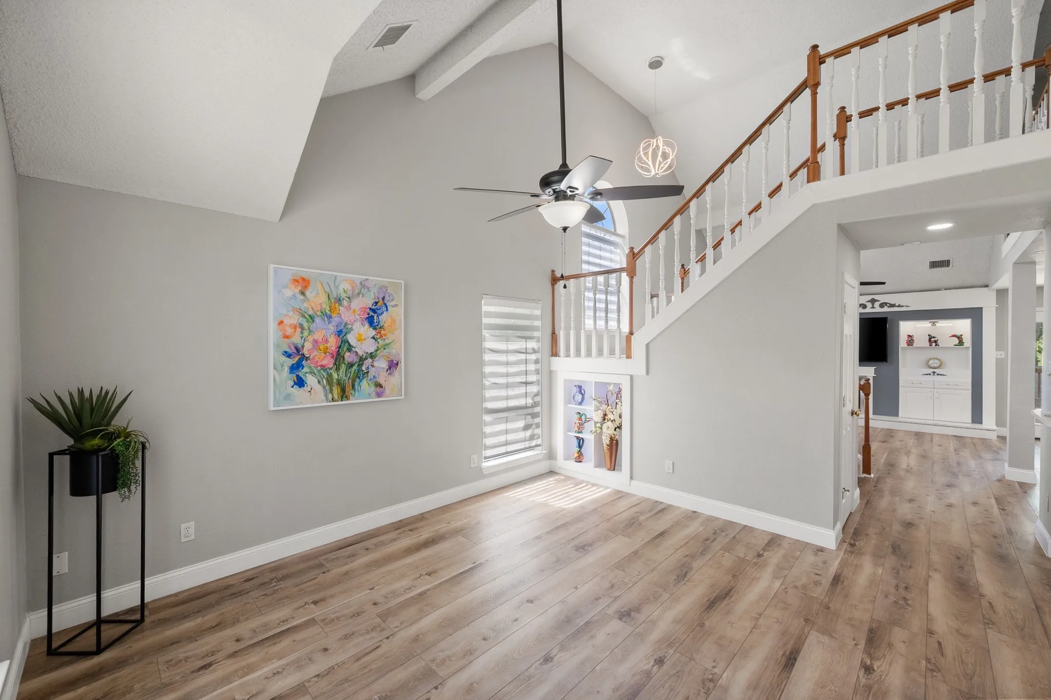 Single Family Residence For Sale in Tarrant County , 4313 Kenwood Drive, Grapevine, Texas 76051, 3 Bedroom, 3 Bathroom, 2 Garage spaces, 2,189 Sqft, built in 1987, mls#21334992, Real Estate Agent in Grapevine, Homes For Sale in Tarrant county, Homes For Sale in Grapevine, Realtor in Grapevine Texas, Real Estate Brokerage Independent Realty Texas, Luminita Cordes Realtor
