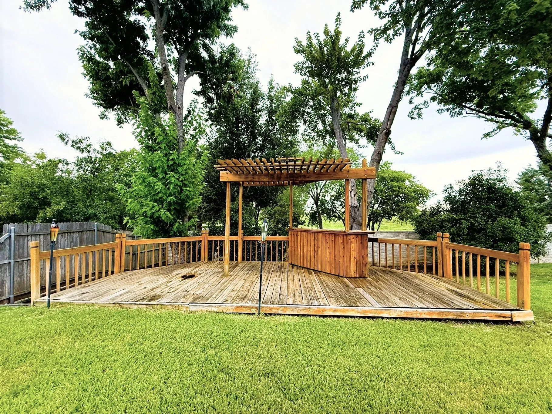 Single Family Residence For Sale in Tarrant County , 4313 Kenwood Drive, Grapevine, Texas 76051, 3 Bedroom, 3 Bathroom, 2 Garage spaces, 2,189 Sqft, built in 1987, mls#21334992, Real Estate Agent in Grapevine, Homes For Sale in Tarrant county, Homes For Sale in Grapevine, Realtor in Grapevine Texas, Real Estate Brokerage Independent Realty Texas, Luminita Cordes Realtor