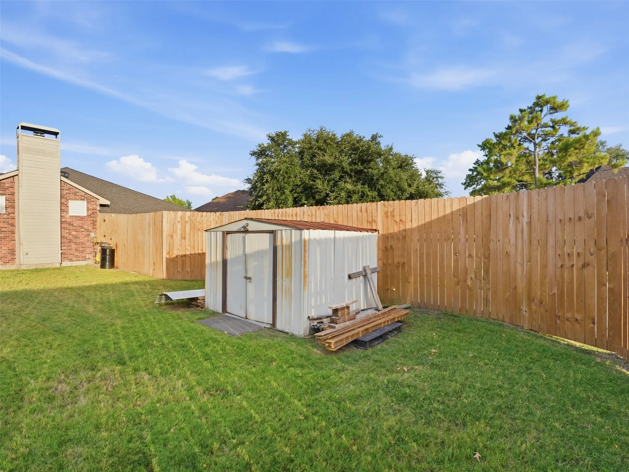 Single Family Residence For Sale in Denton County , 4011 Province Drive, Carrollton, Texas 75007, 4 Bedroom, 3 Bathroom, 2 Garage spaces, 2,519 Sqft, built in 1991, mls#21334936, Real Estate Agent in Carrollton, Homes For Sale in Denton county, Homes For Sale in Carrollton, Realtor in Carrollton Texas, Real Estate Brokerage Independent Realty Texas, Luminita Cordes Realtor
