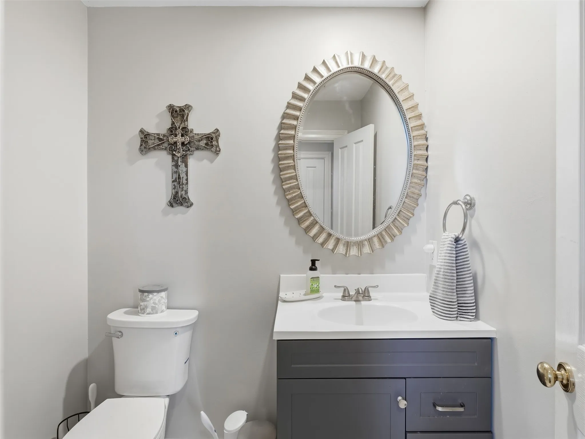 Guest half bath