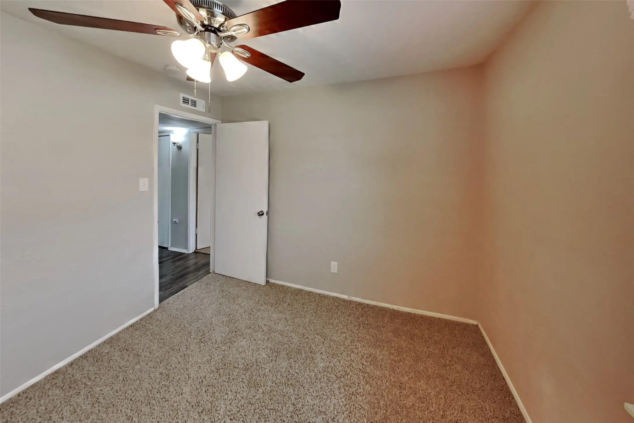 Single Family Residence For Rent in Collin County , 1309 Crestview Drive, Allen, Texas 75002, 3 Bedroom, 2 Bathroom, 2 Garage spaces, 1,612 Sqft, built in 1982, mls#21334995, Real Estate Agent in Allen, Homes For Rent in Collin county, Homes For Rent in Allen, Realtor in Allen Texas, Real Estate Brokerage Independent Realty Texas, Luminita Cordes Realtor