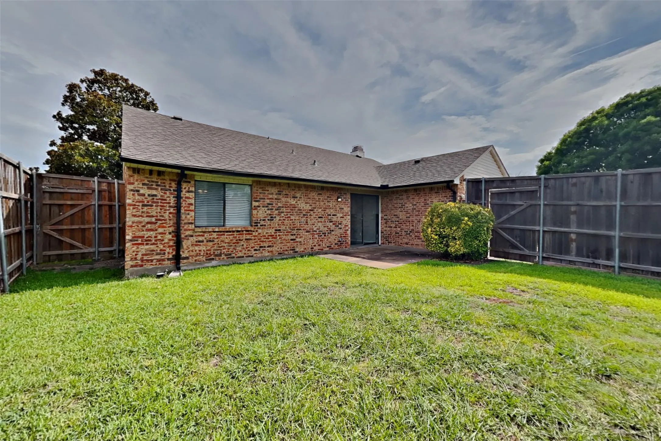 Single Family Residence For Rent in Collin County , 1309 Crestview Drive, Allen, Texas 75002, 3 Bedroom, 2 Bathroom, 2 Garage spaces, 1,612 Sqft, built in 1982, mls#21334995, Real Estate Agent in Allen, Homes For Rent in Collin county, Homes For Rent in Allen, Realtor in Allen Texas, Real Estate Brokerage Independent Realty Texas, Luminita Cordes Realtor